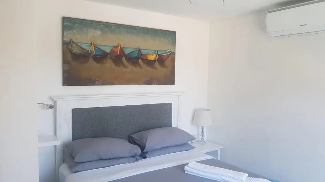 Bed in The Mountains