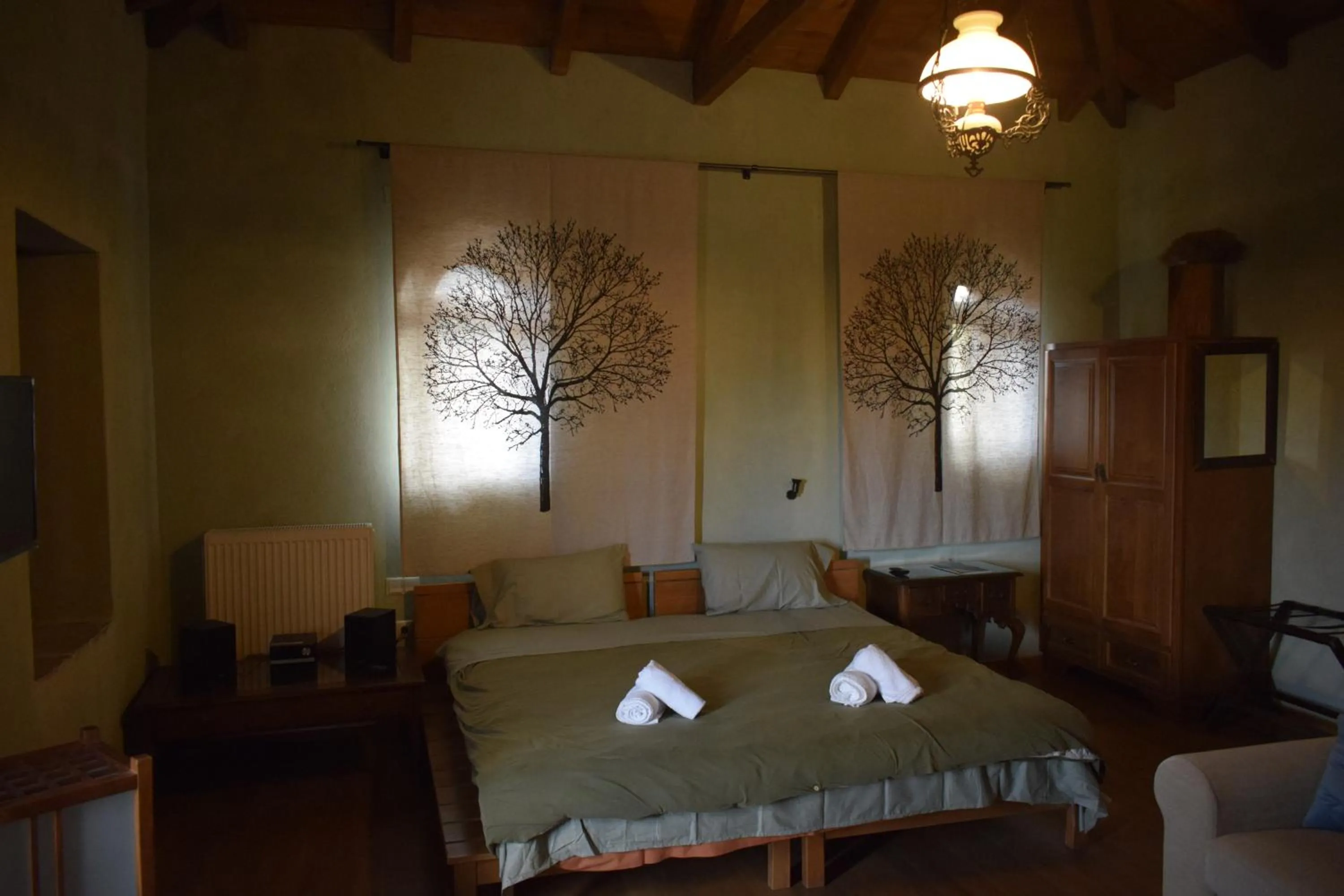 Bed in Great Mantineia