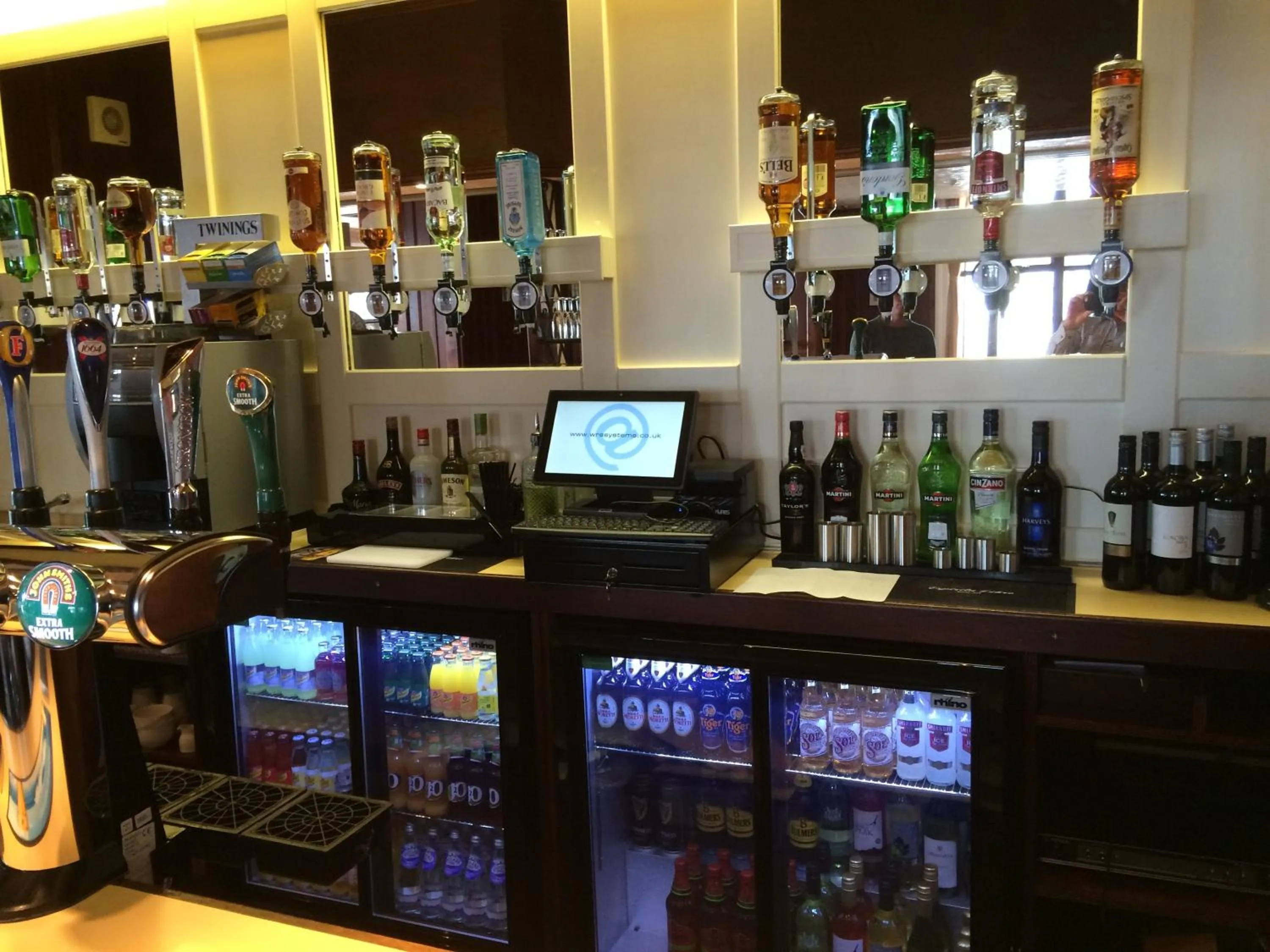 Lounge or bar in The Wight Bay Hotel - Isle of Wight