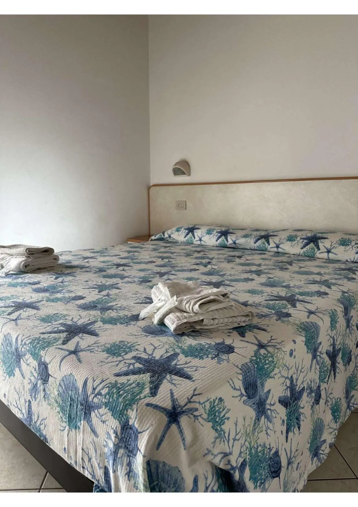 Bed in Hotel Vienna Rivazzurra