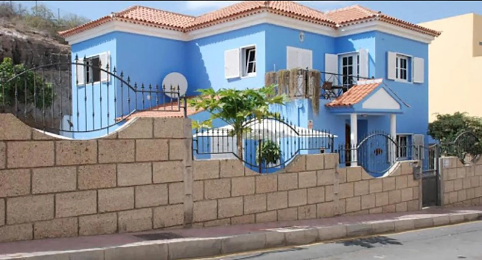 Property building in Bed & Breakfast Tenerife