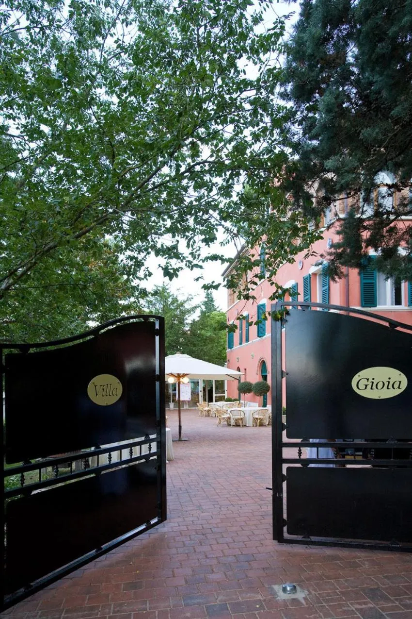Facade/entrance in Villa Gioia Civita