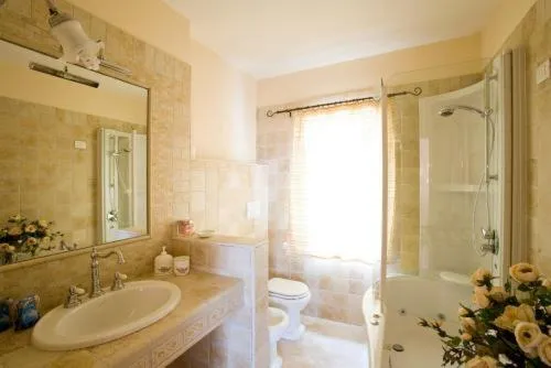 Shower in Villa Gioia Civita