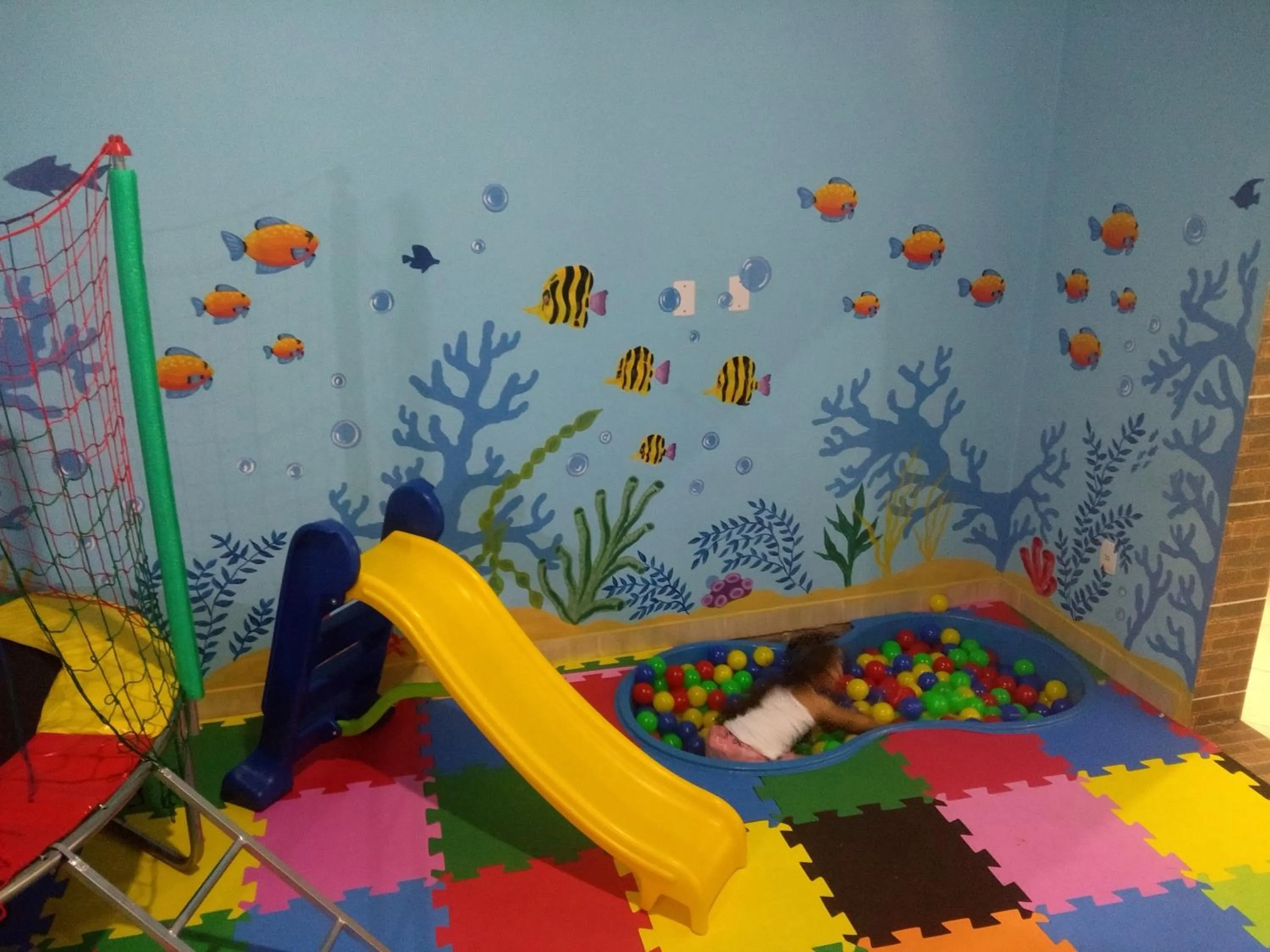 children in Pousada Três Pescadores