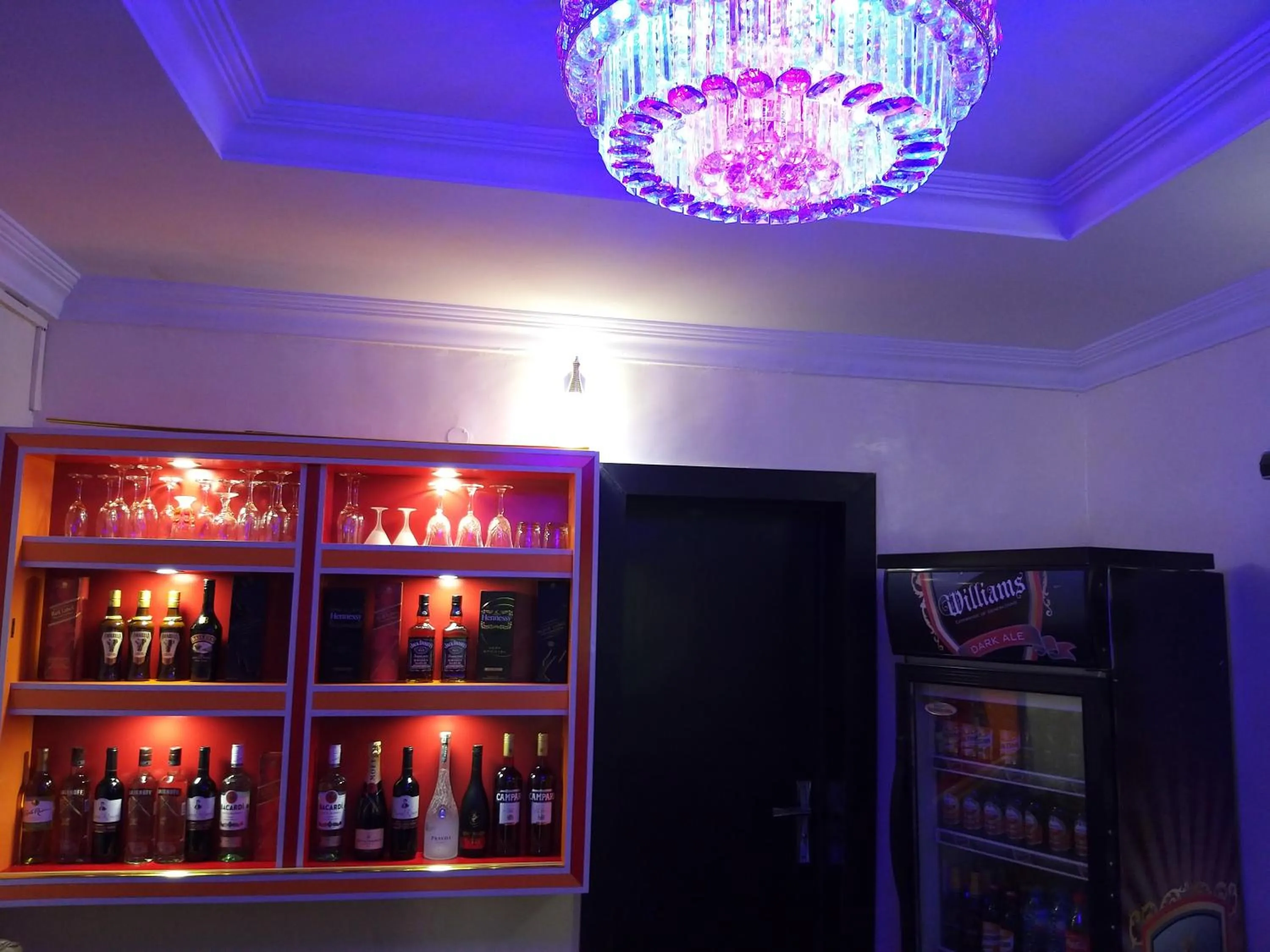 Lounge or bar in MITOS LUXURY SUITES -Somosu