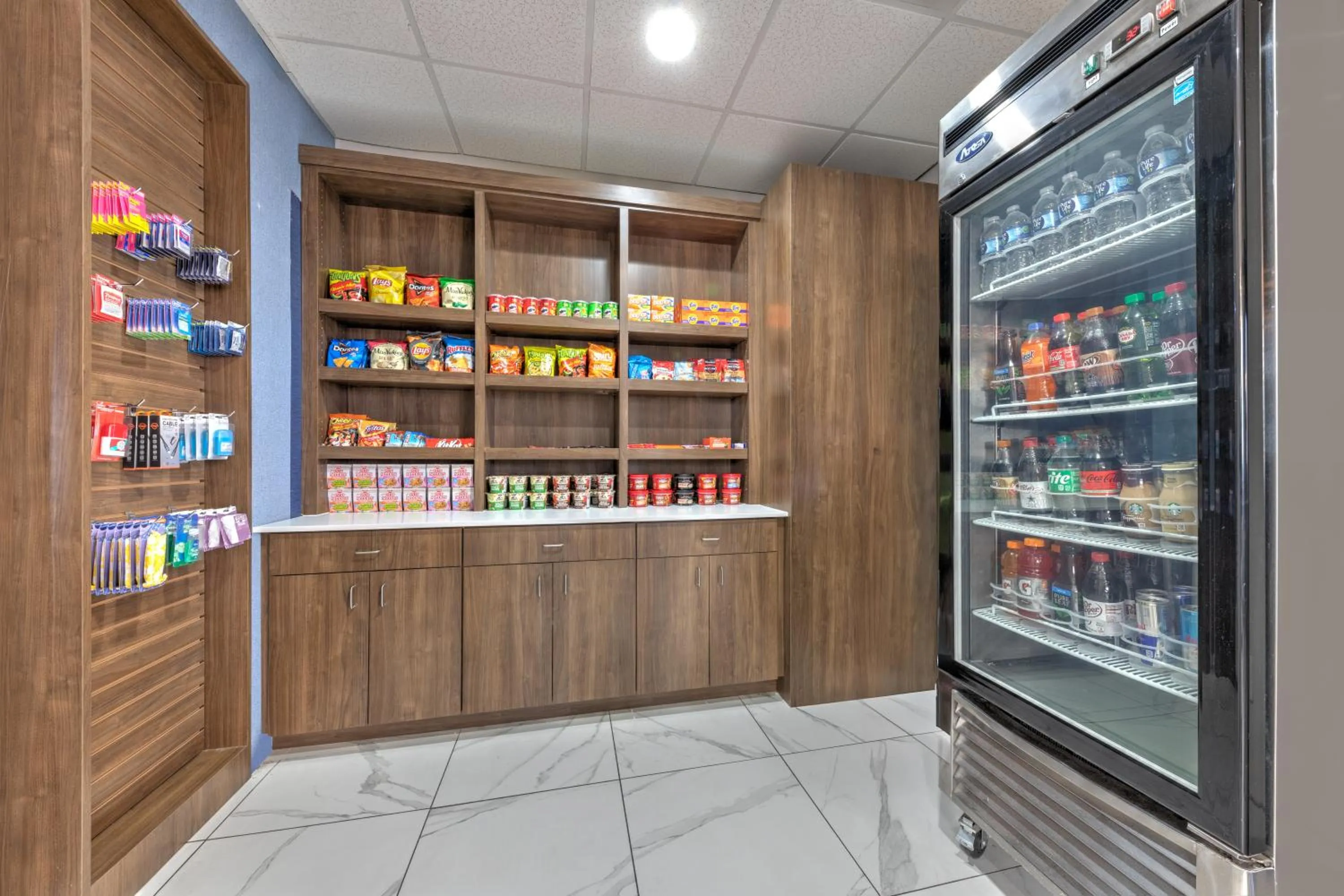 On-site shops in Holiday Inn Express - Dallas Downtown by IHG