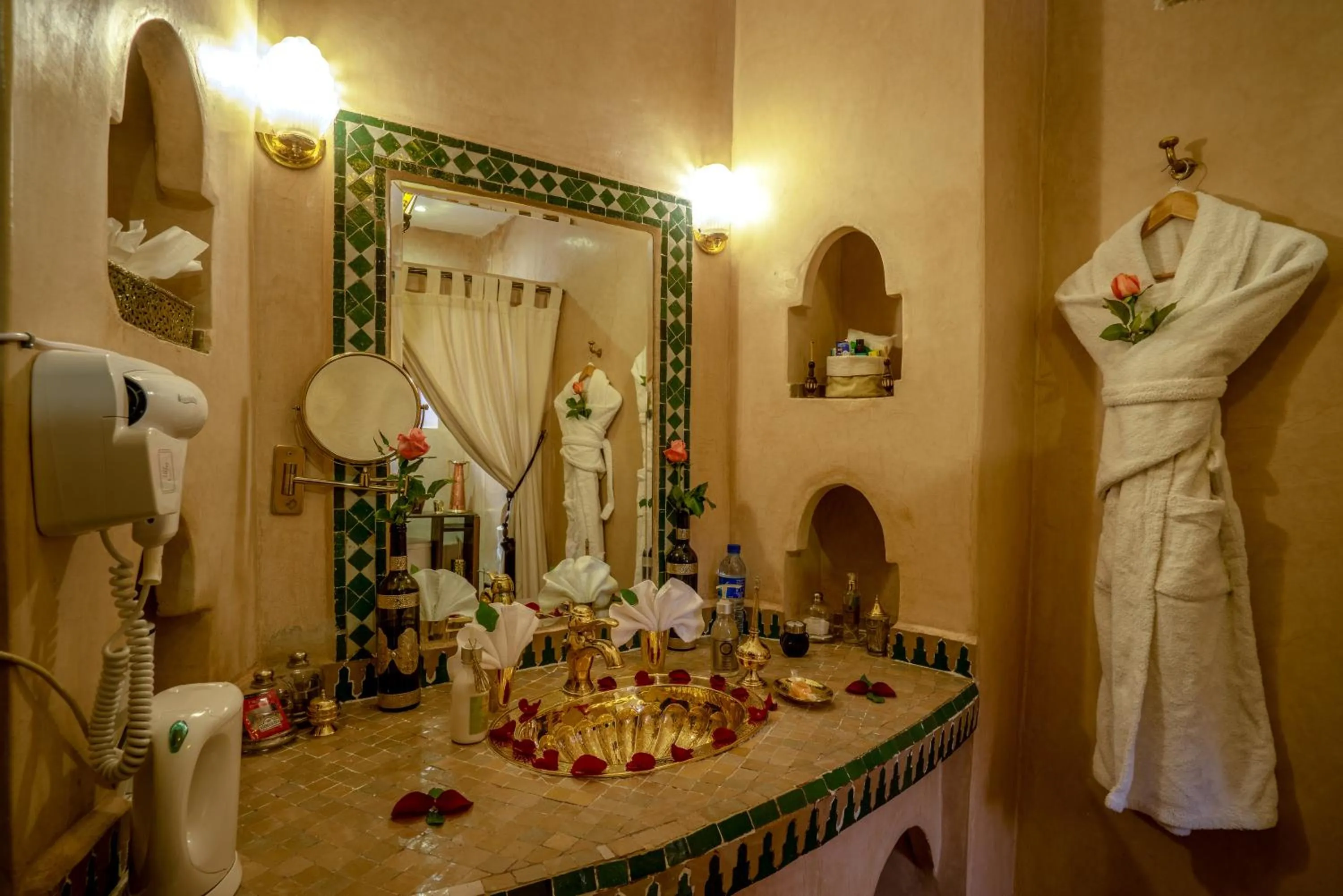 Shower in Riad Anabel
