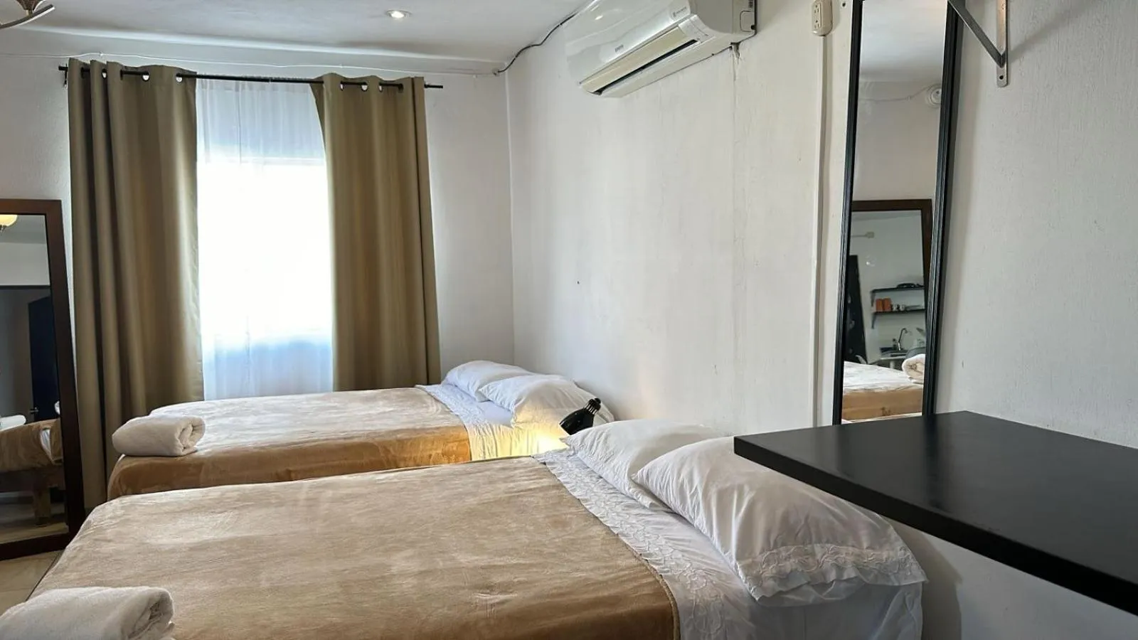 Bed in Suites Apodaca