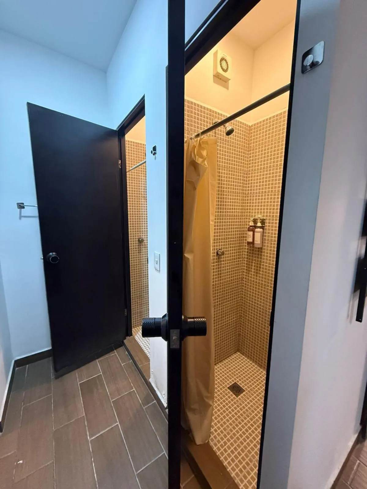 Shower in Suites Apodaca
