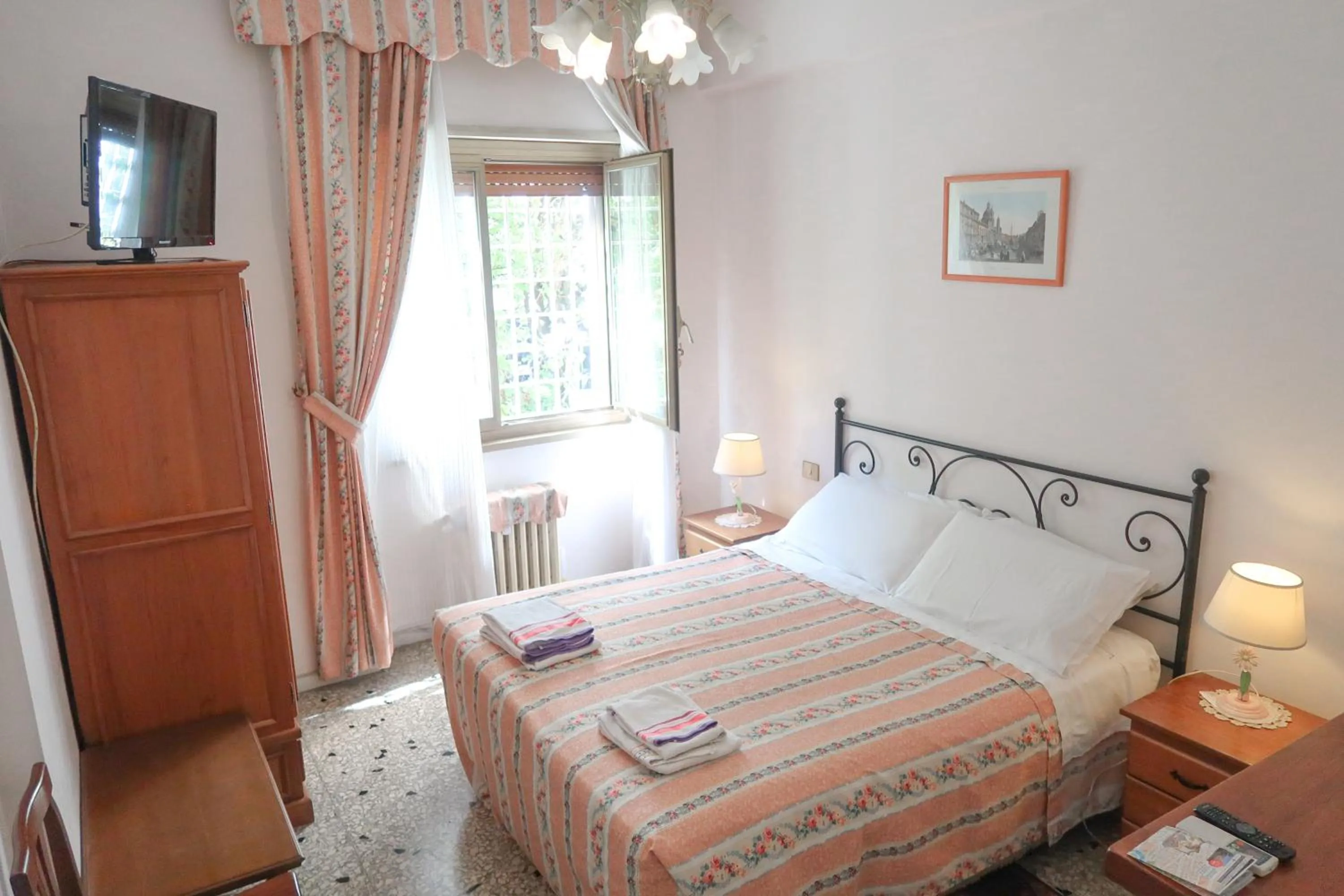 Bedroom, Bed in The Condottieri