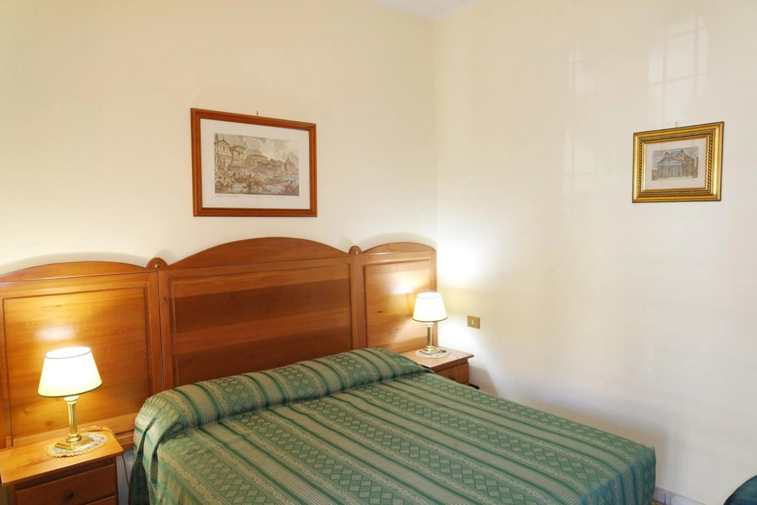 Bedroom, Bed in The Condottieri