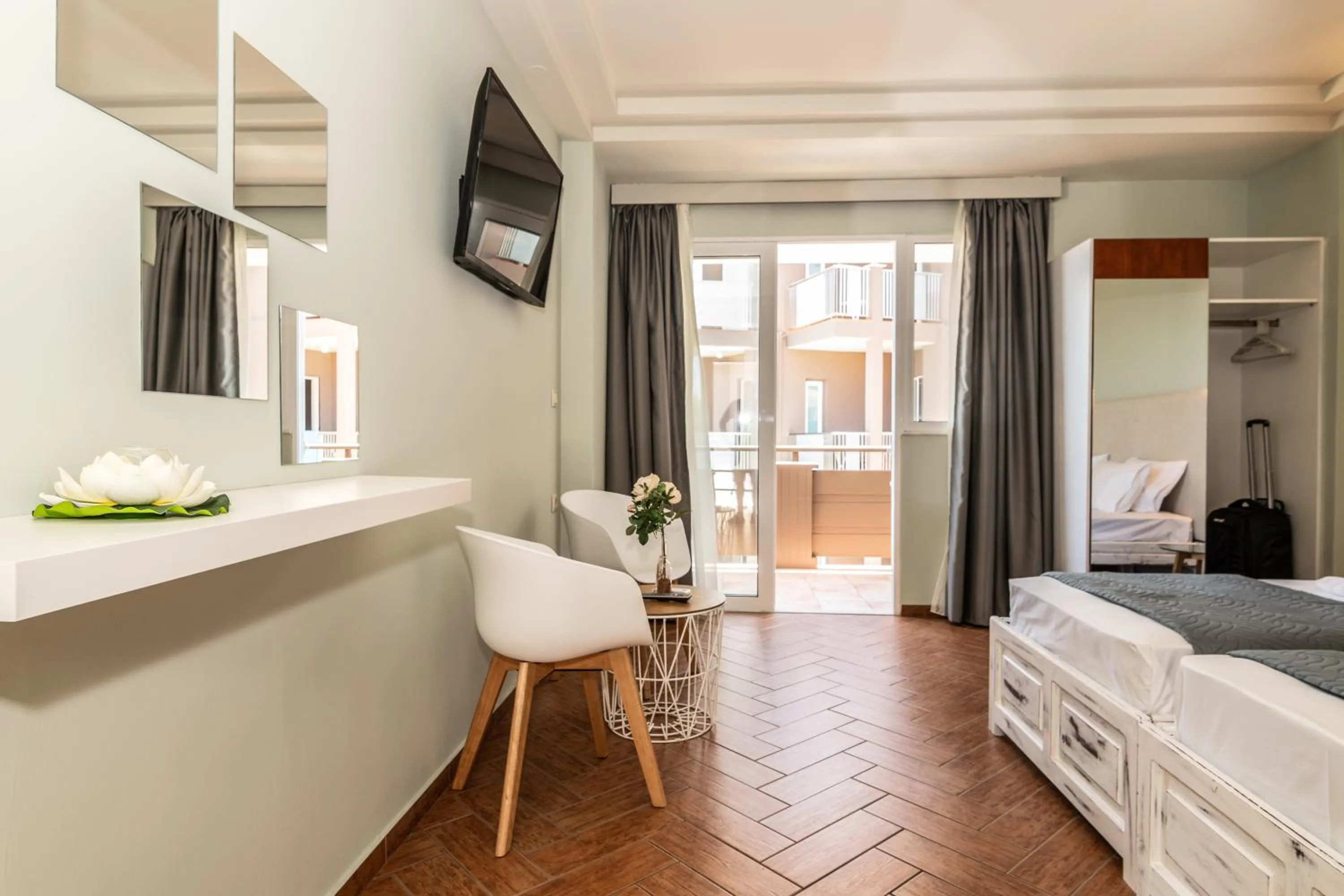 TV and multimedia in Girogiali beach hotel - Adults only