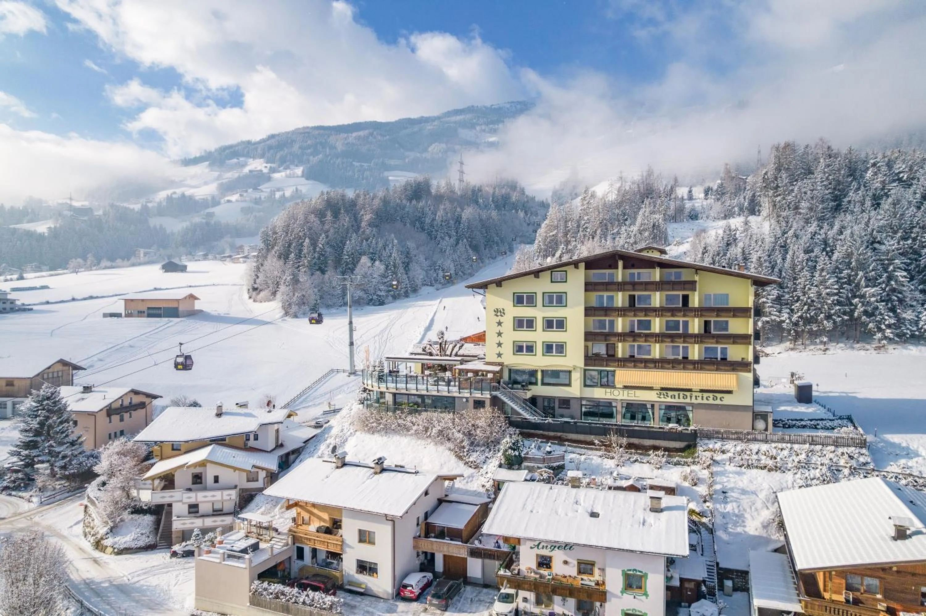 Property building in Hotel Waldfriede - Der Logenplatz im Zillertal