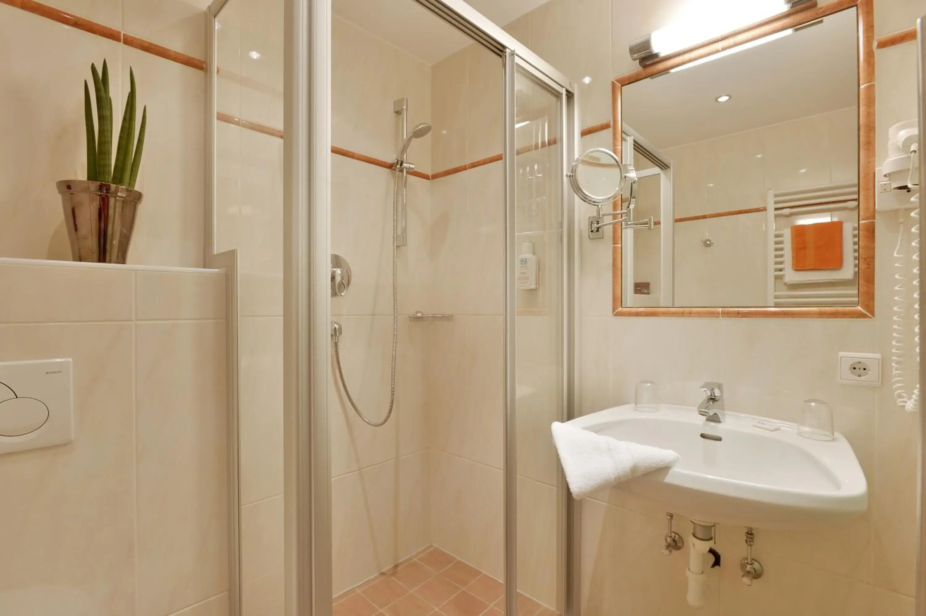 Single Room - single occupancy in Hotel Waldfriede - Der Logenplatz im Zillertal Single Room - single occupancy in Hotel Waldfriede - Der Logenplatz im Zillertal