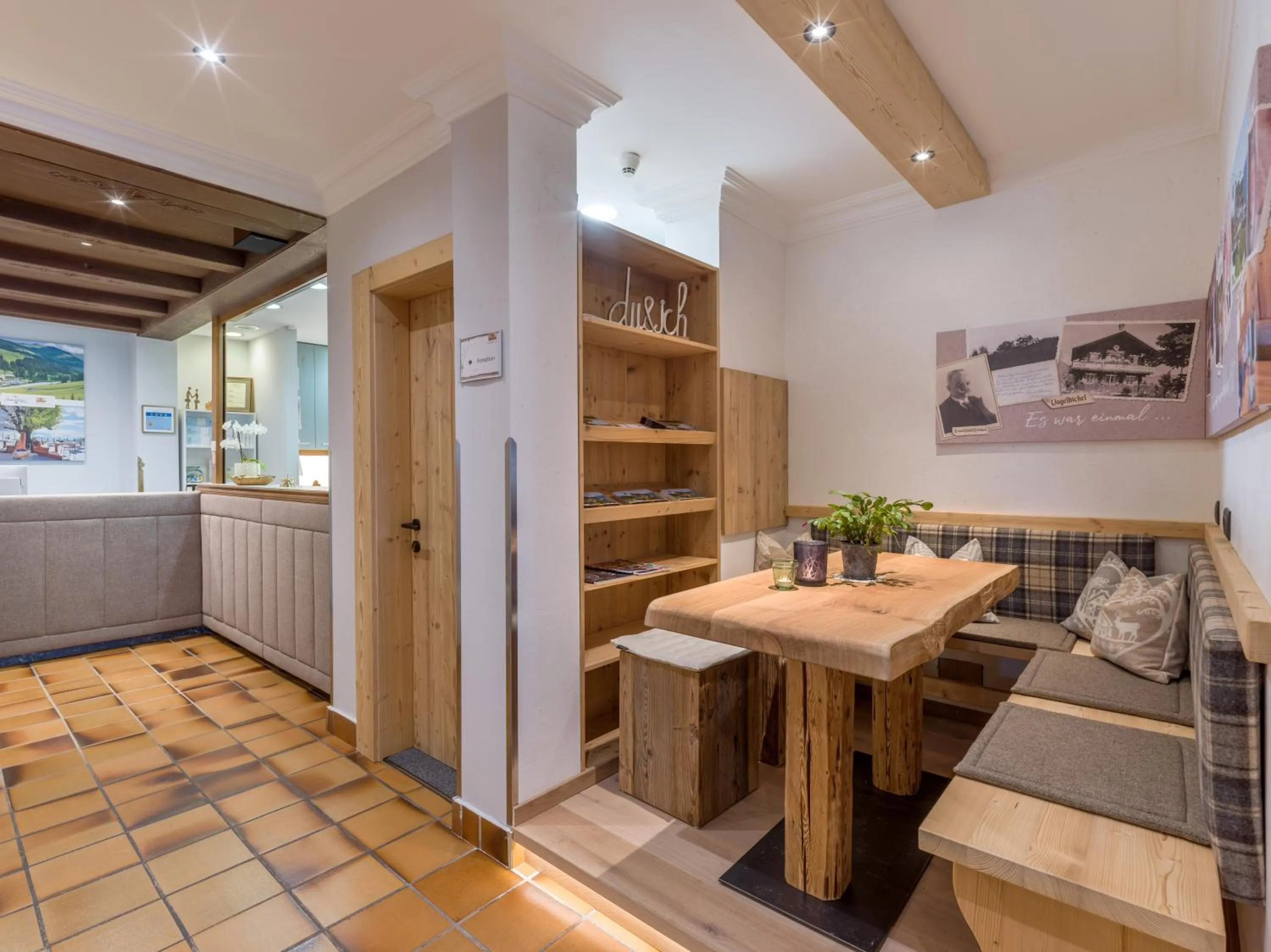 Lobby or reception in Hotel Waldfriede - Der Logenplatz im Zillertal