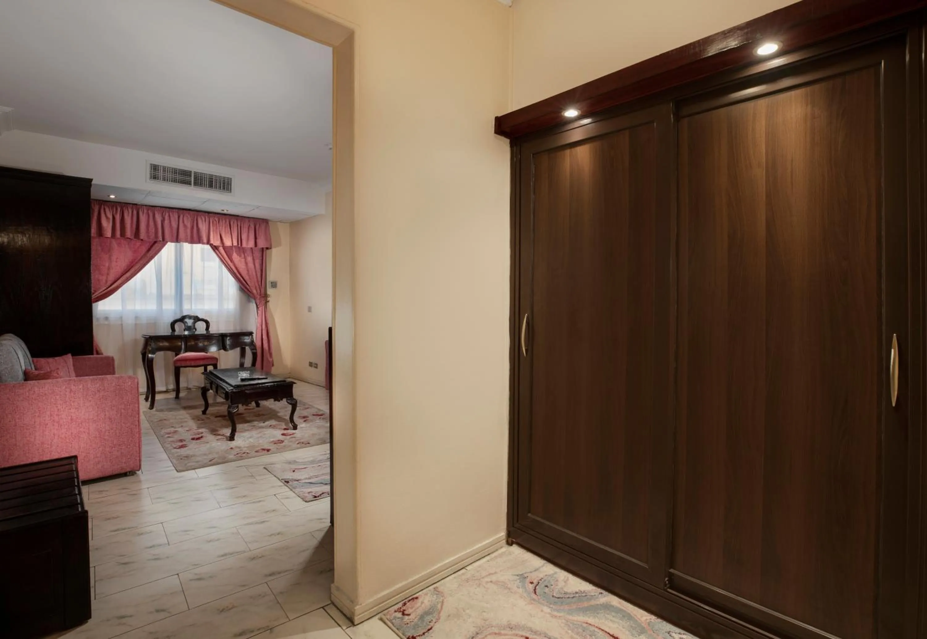 Photo of the whole room, Bed in Holidays Express Hotel