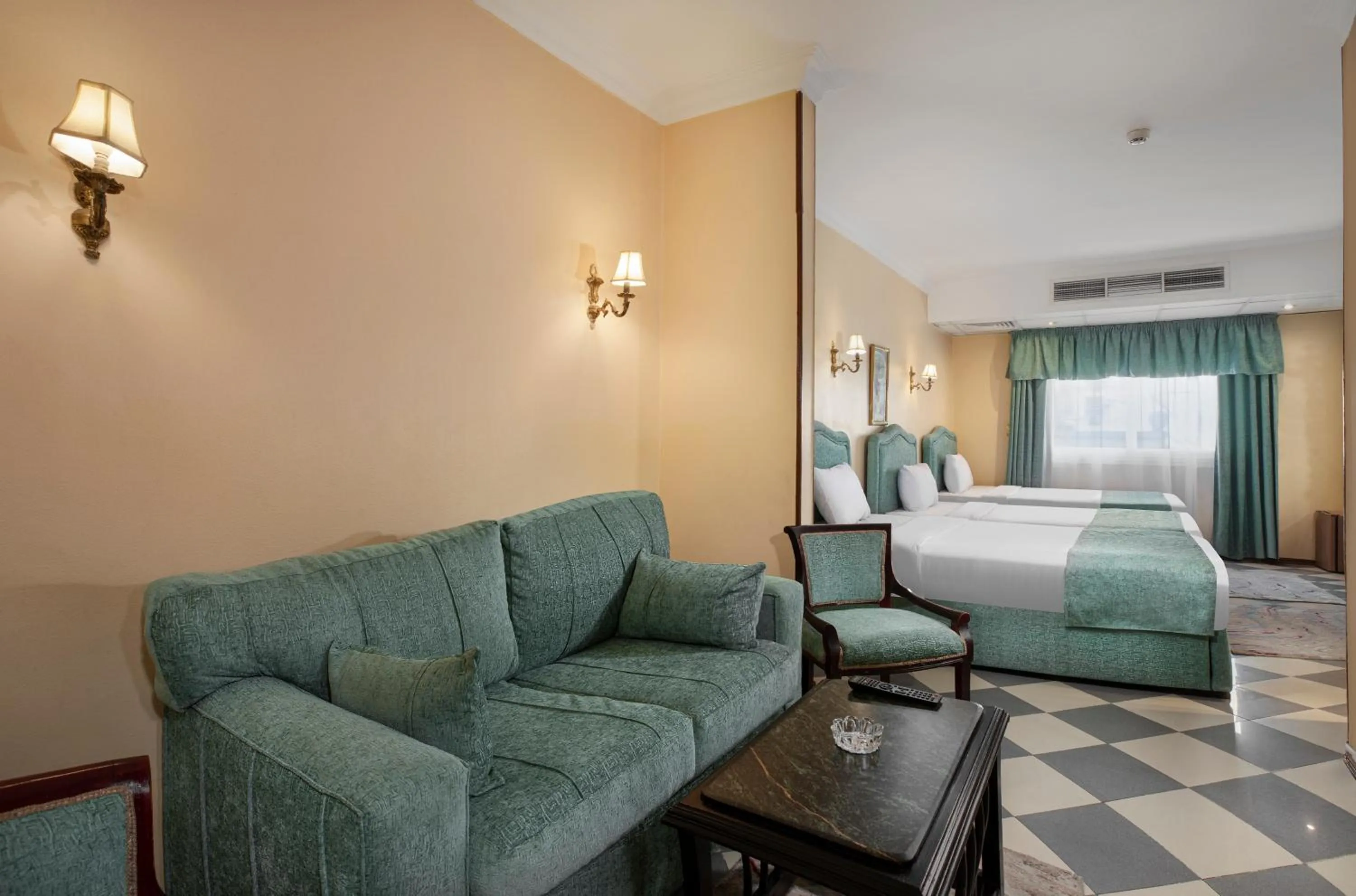 Photo of the whole room, Bed in Holidays Express Hotel