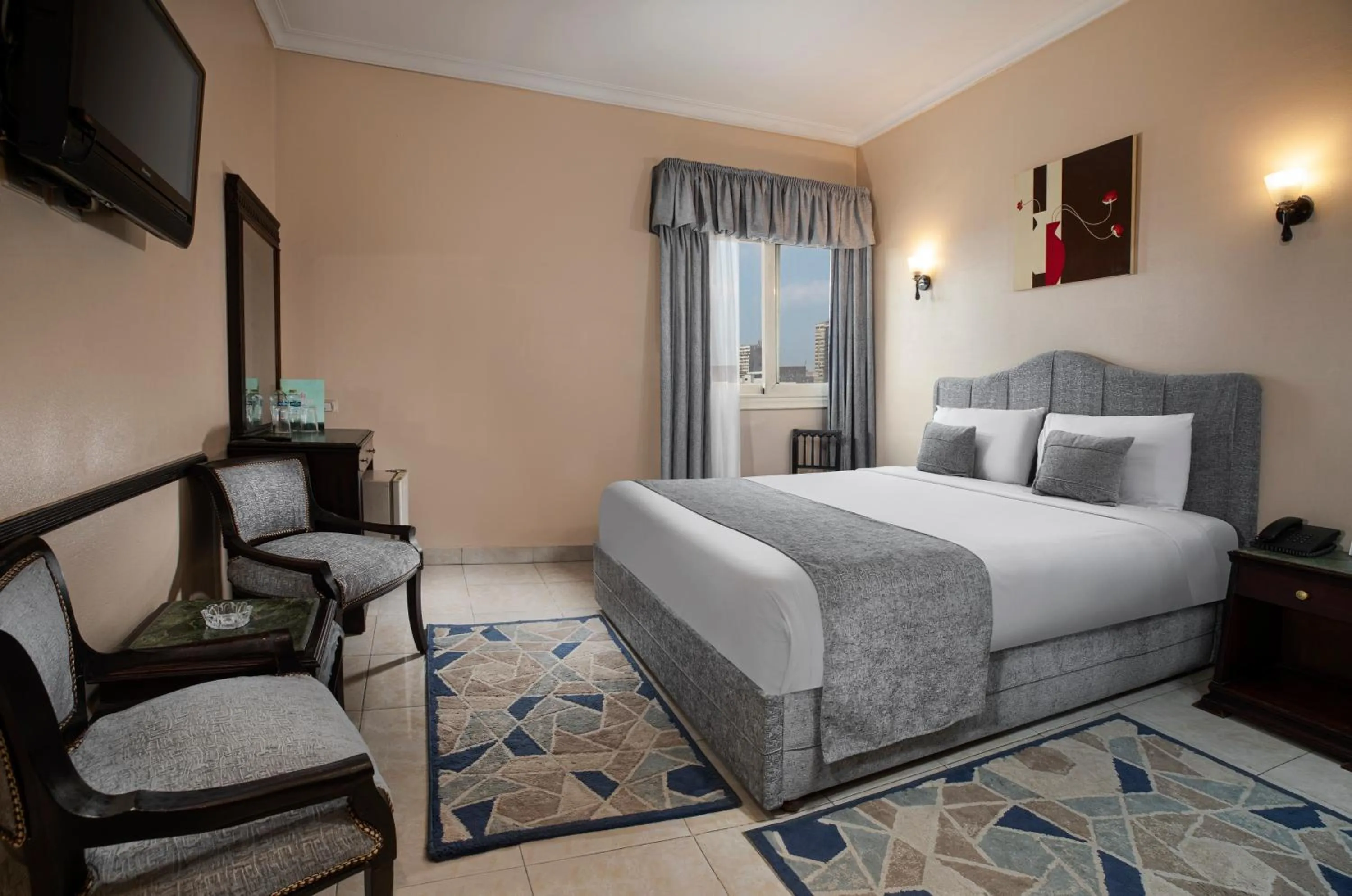 Bedroom, Bed in Holidays Express Hotel