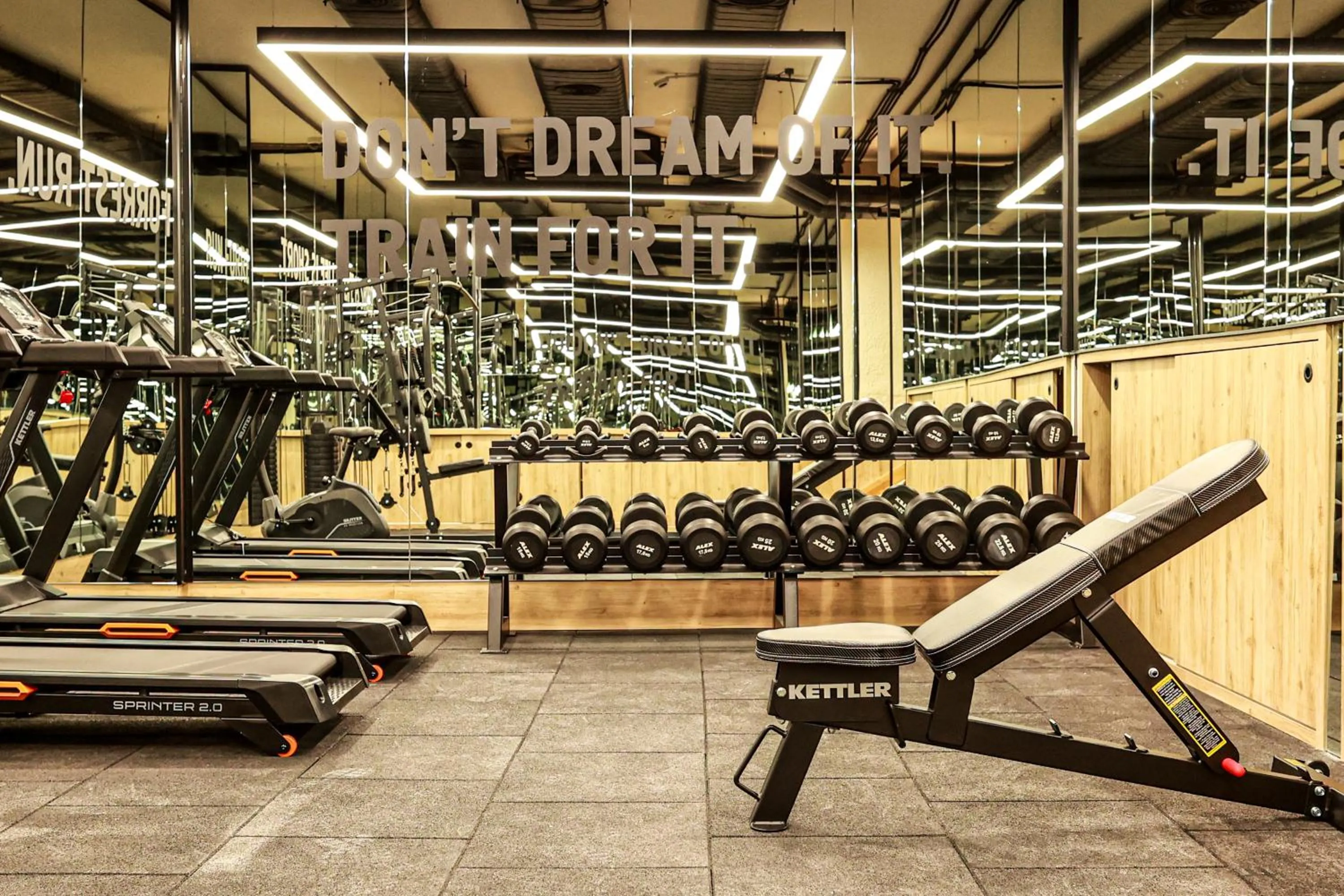 Fitness centre/facilities in Nova Plaza Crystal Hotel & Spa