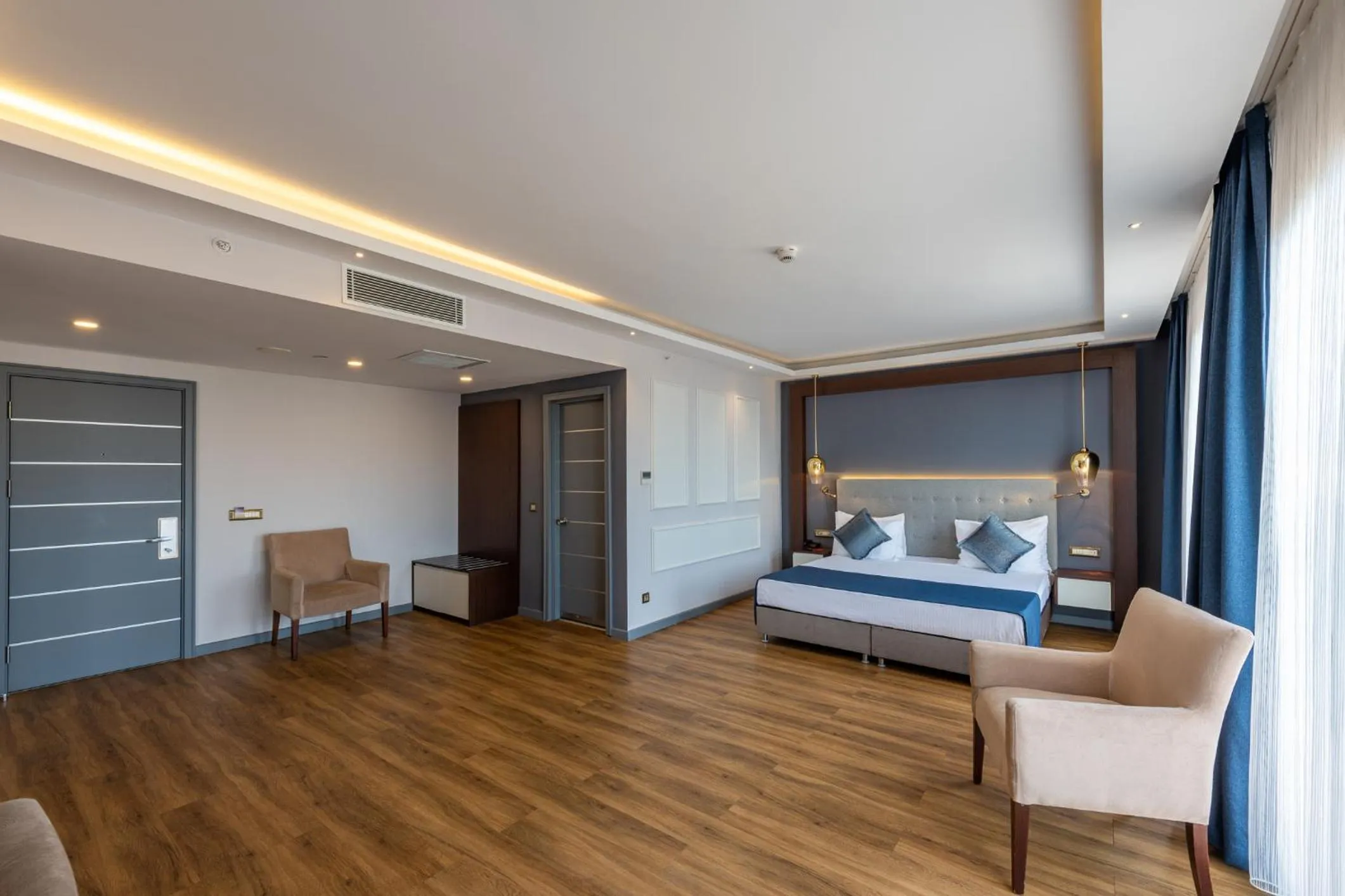 Photo of the whole room, Bed in Nova Plaza Crystal Hotel & Spa