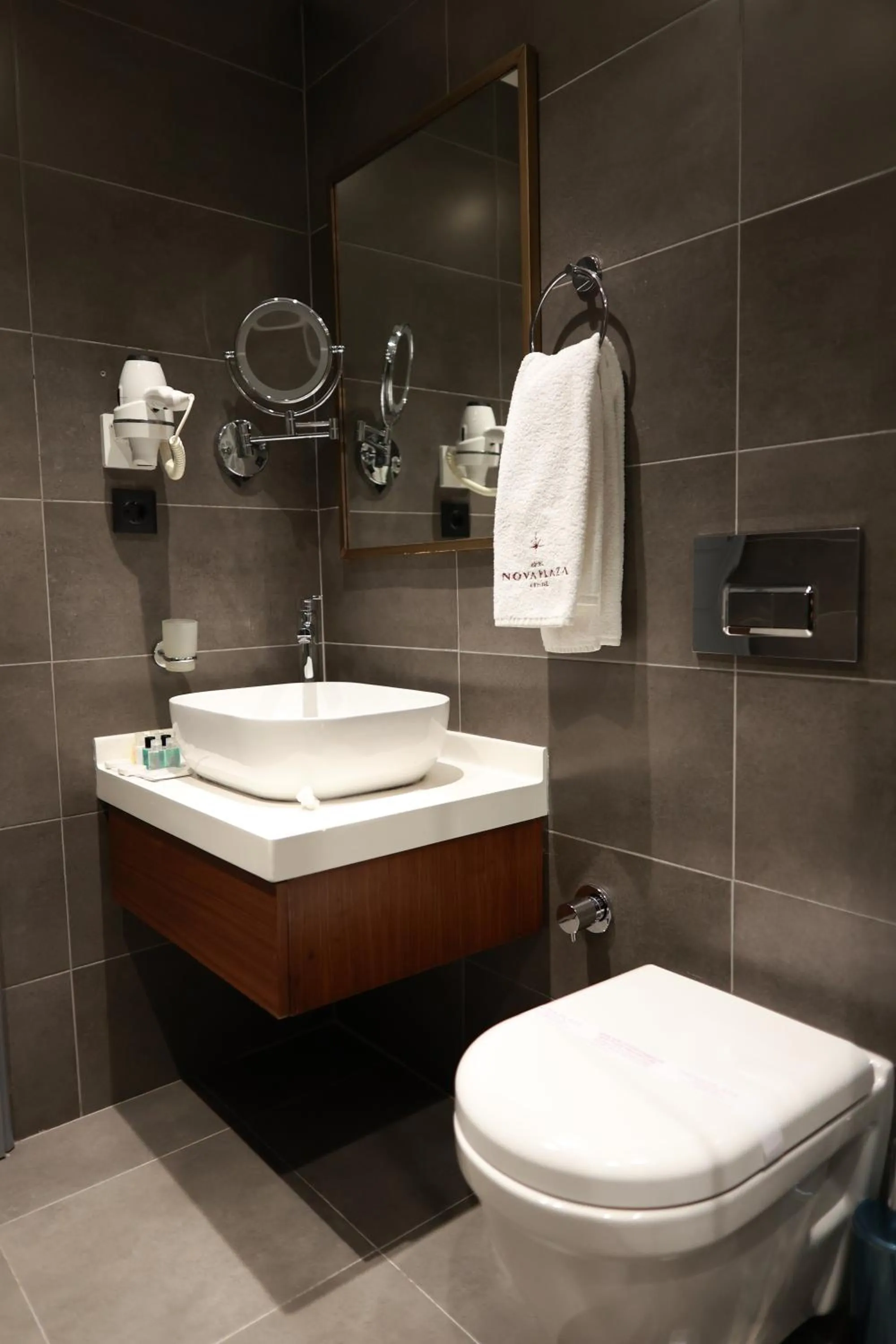 Shower in Nova Plaza Crystal Hotel & Spa