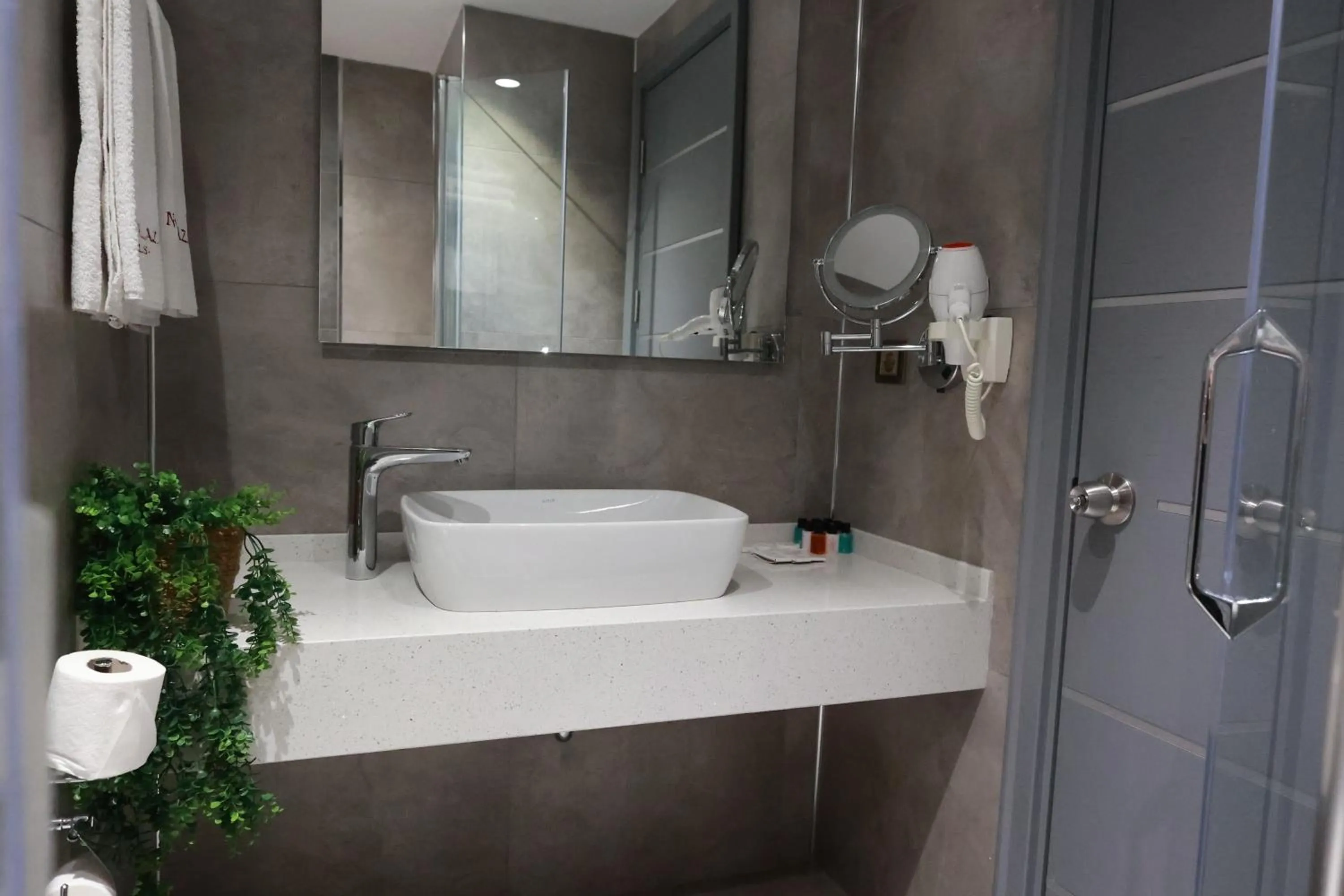 Shower in Nova Plaza Crystal Hotel & Spa