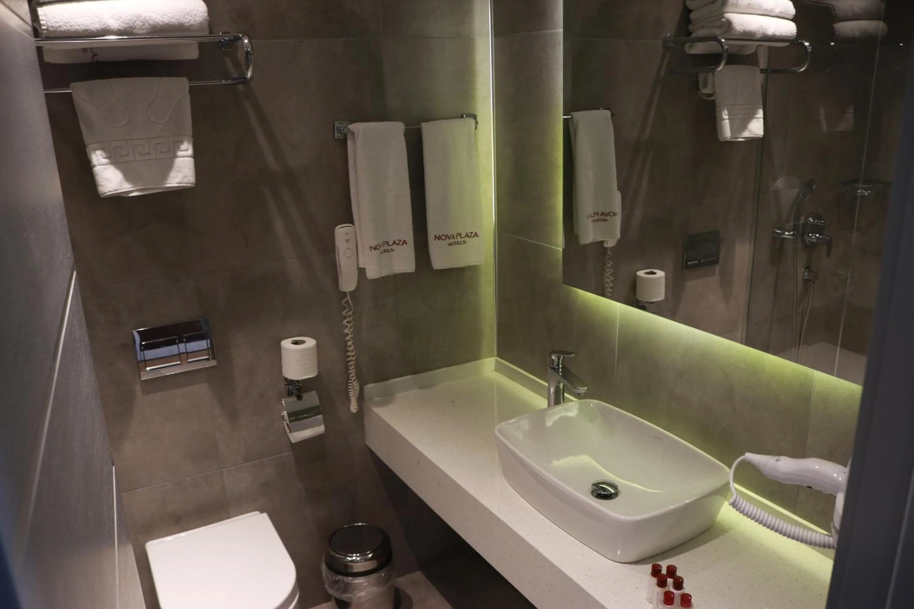 Toilet in Nova Plaza Crystal Hotel & Spa