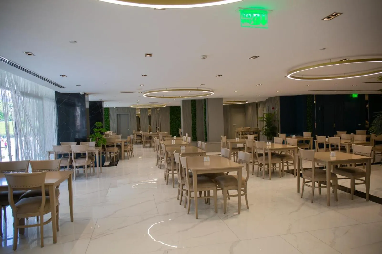 Dining area in Nova Plaza Crystal Hotel & Spa