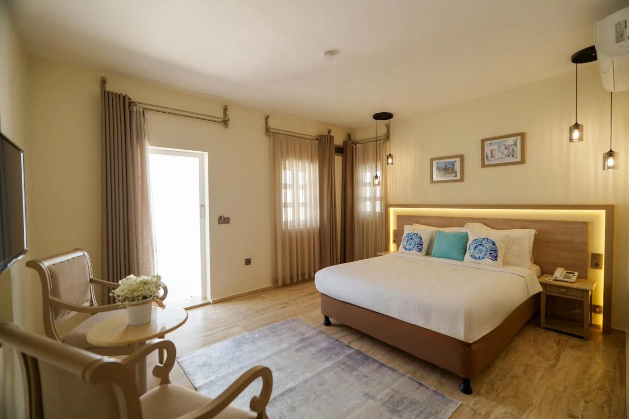 Photo of the whole room, Bed in Manzara Boutique Hotel - Adults Only