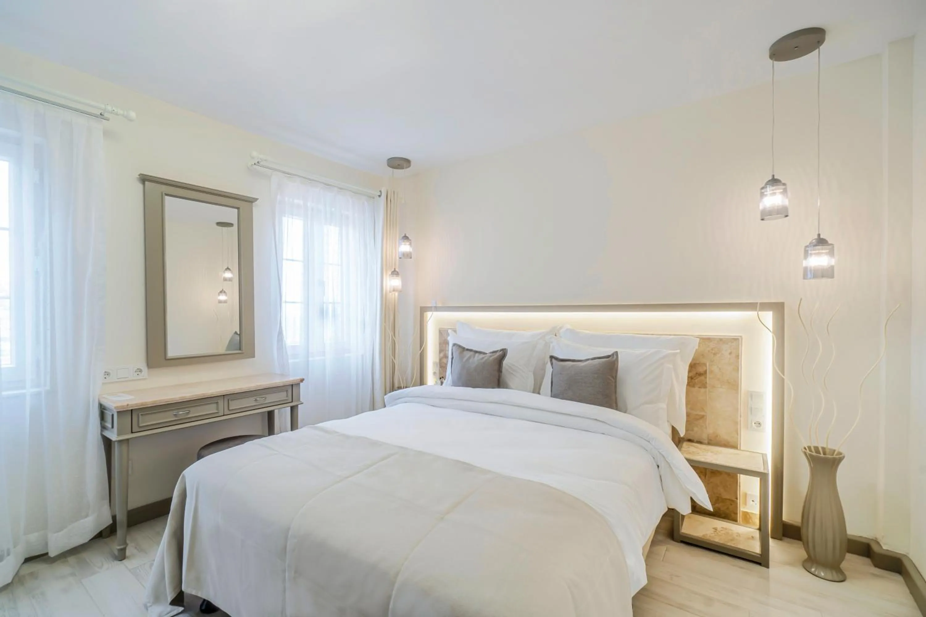 Bedroom, Bed in Elementa Boutique Hotel - Adults Only