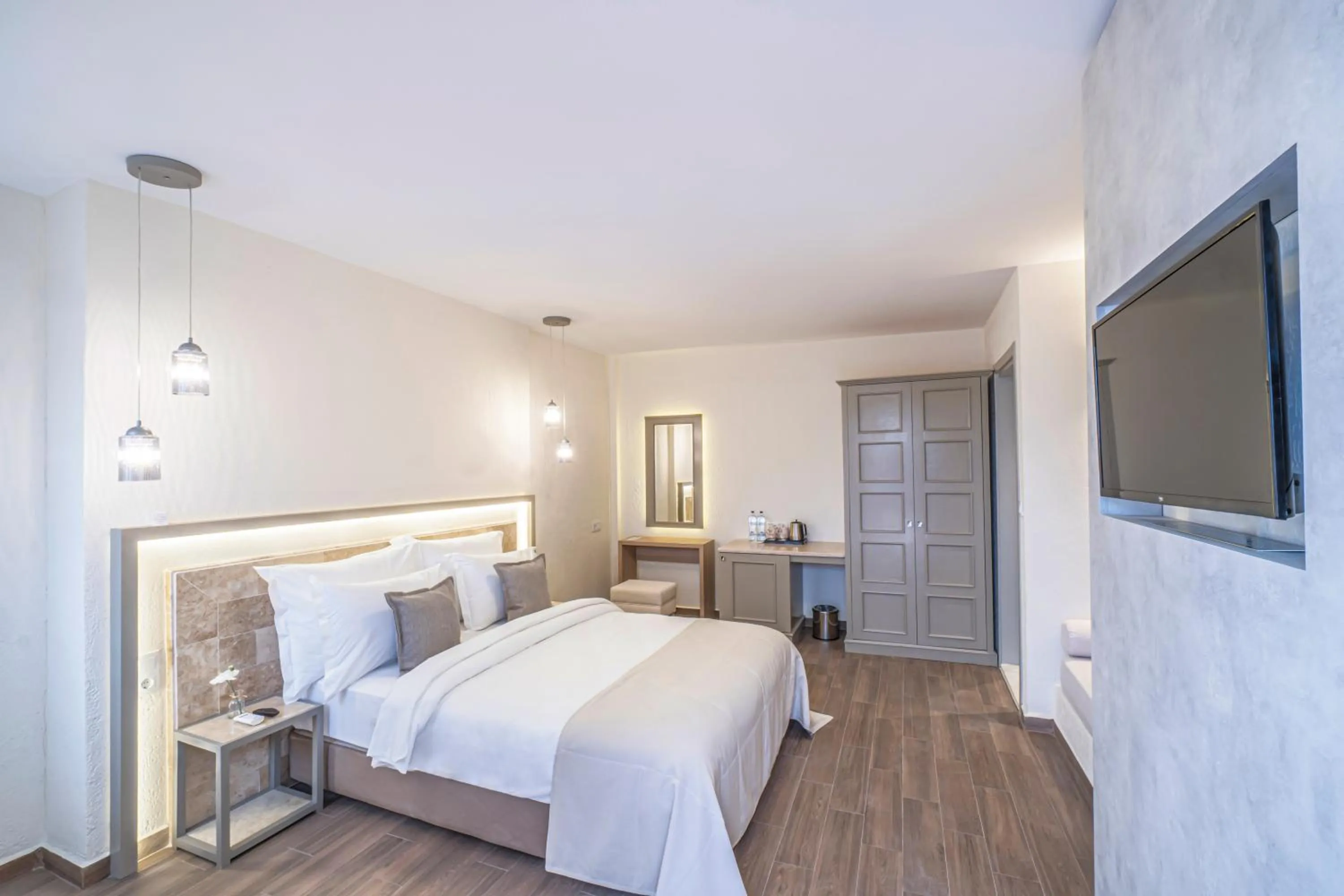 Bedroom, Bed in Elementa Boutique Hotel - Adults Only