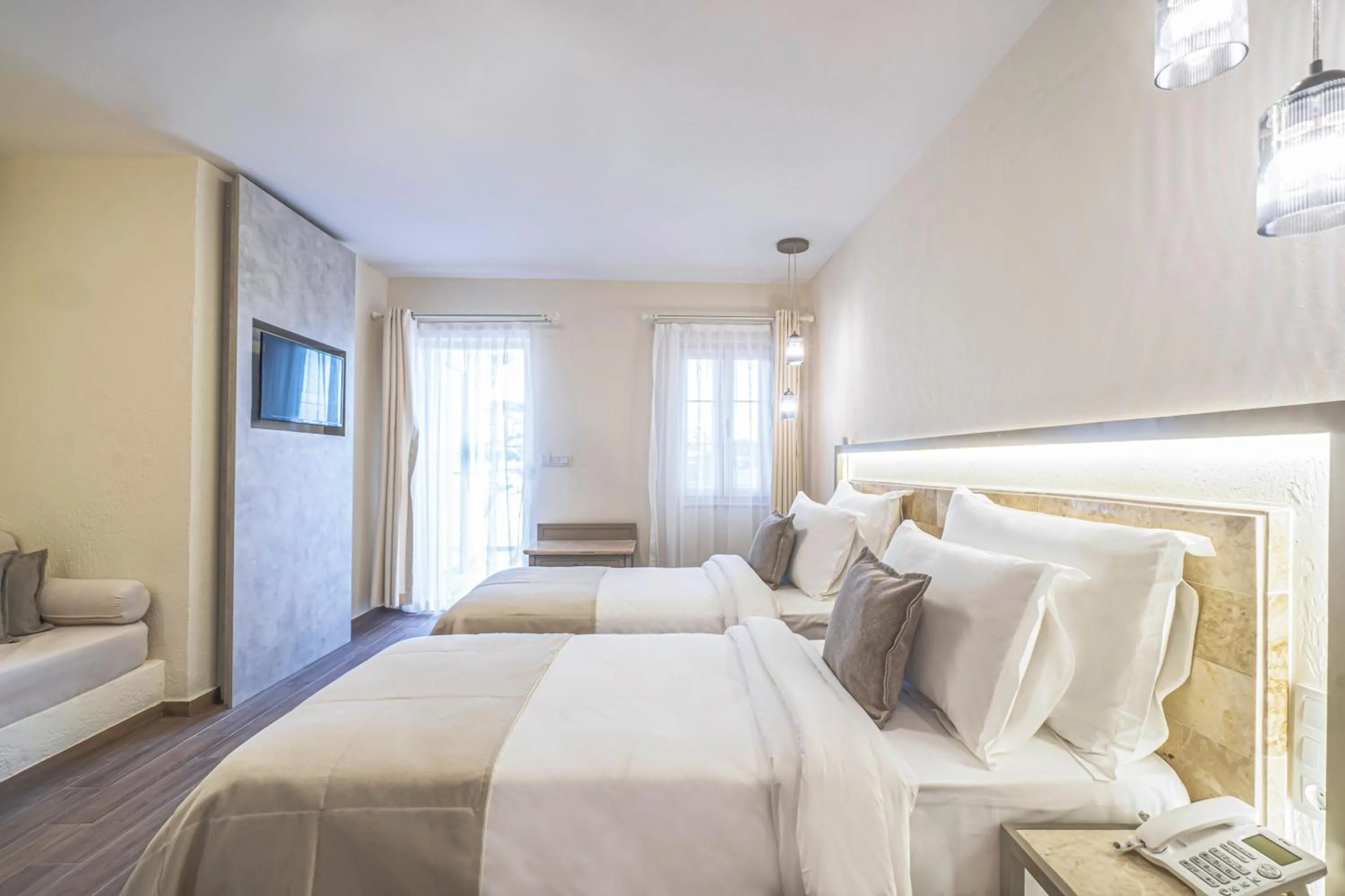 Photo of the whole room, Bed in Elementa Boutique Hotel - Adults Only