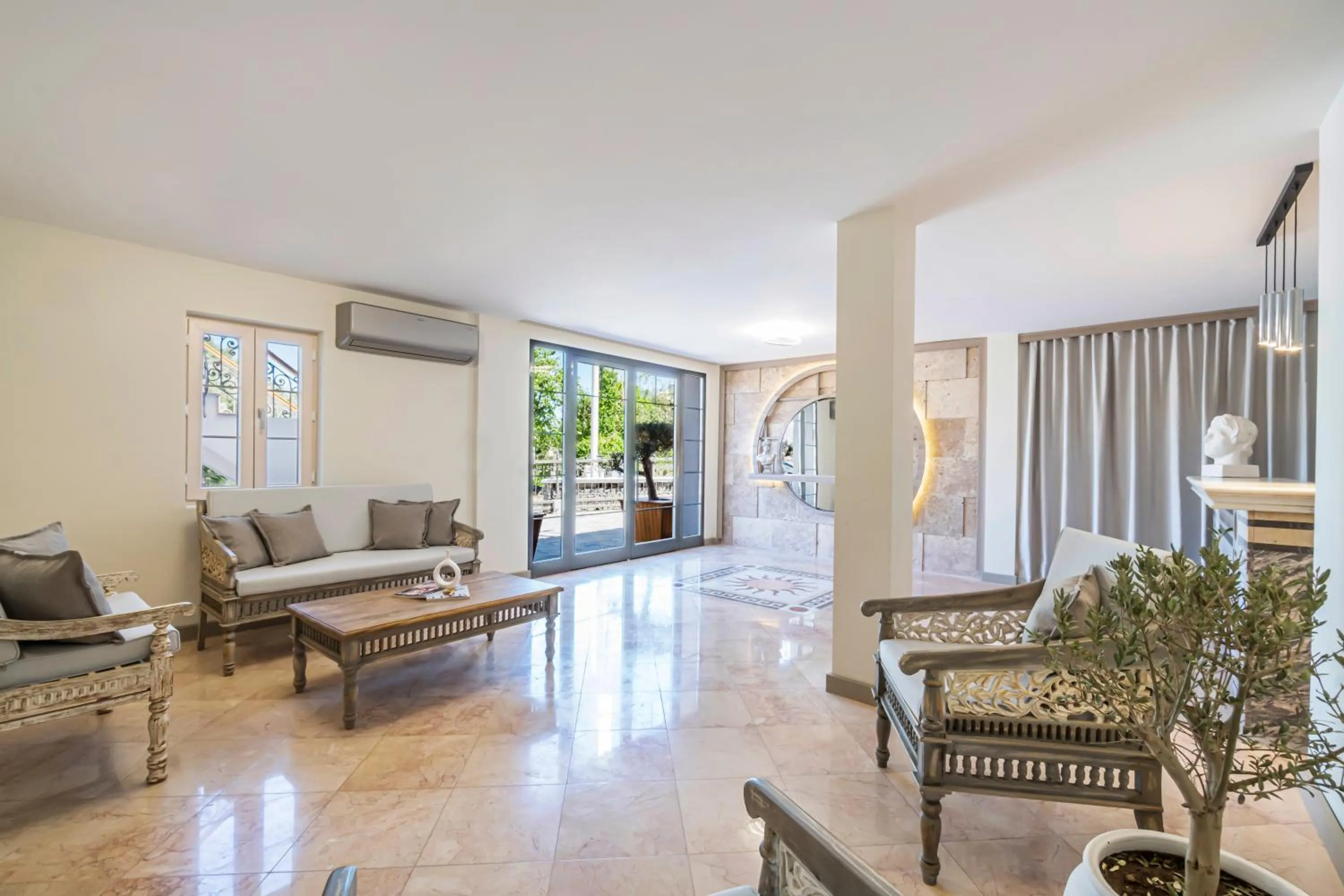 Lobby or reception in Elementa Boutique Hotel - Adults Only