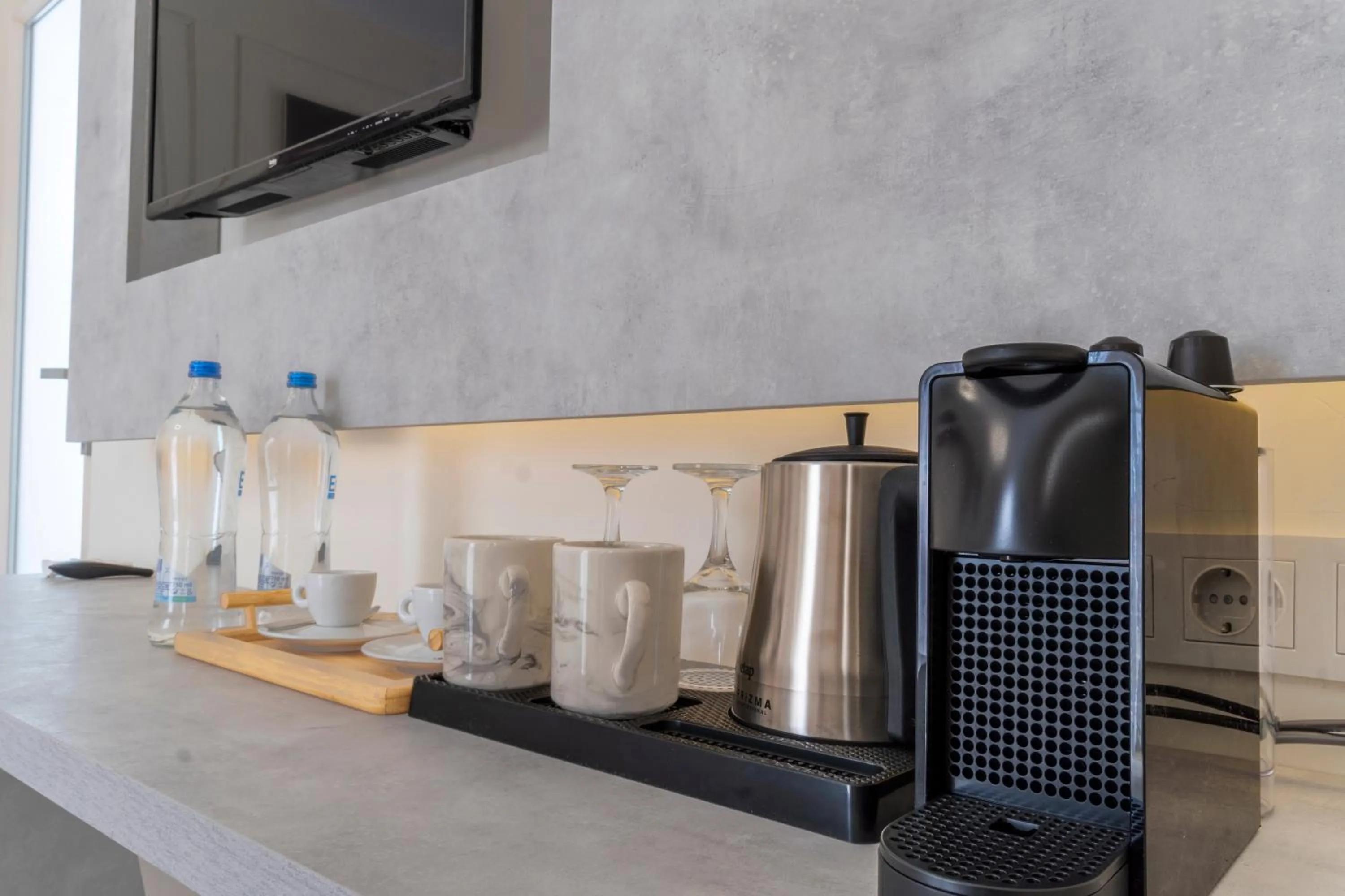 Coffee/tea facilities in Elementa Boutique Hotel - Adults Only