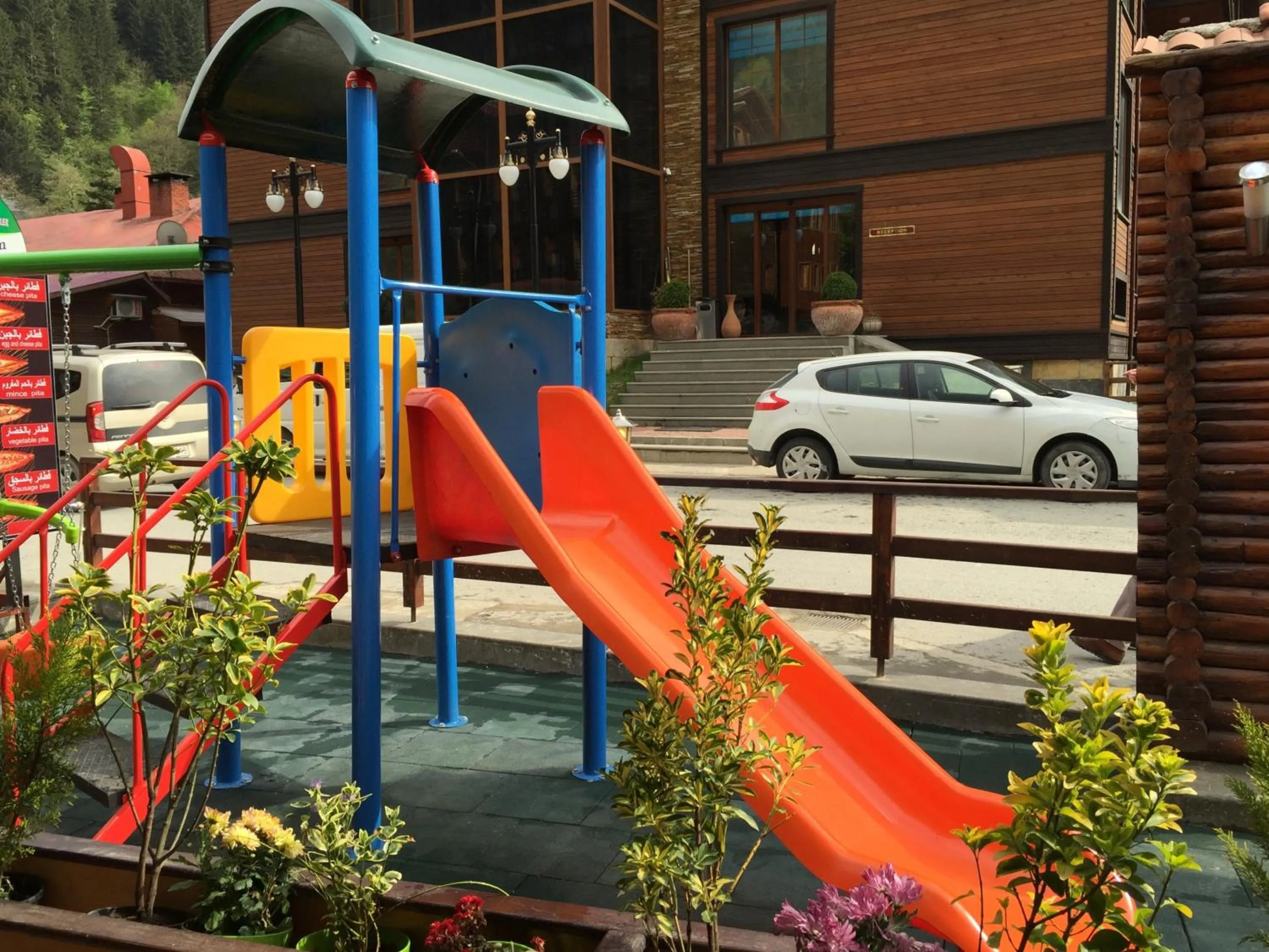 Children play ground in Inanlar Garden Hotel & Bungalow