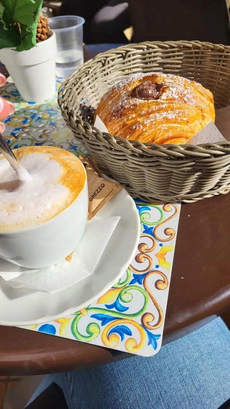 Restaurant/places to eat in Nery Home Giardini Naxos