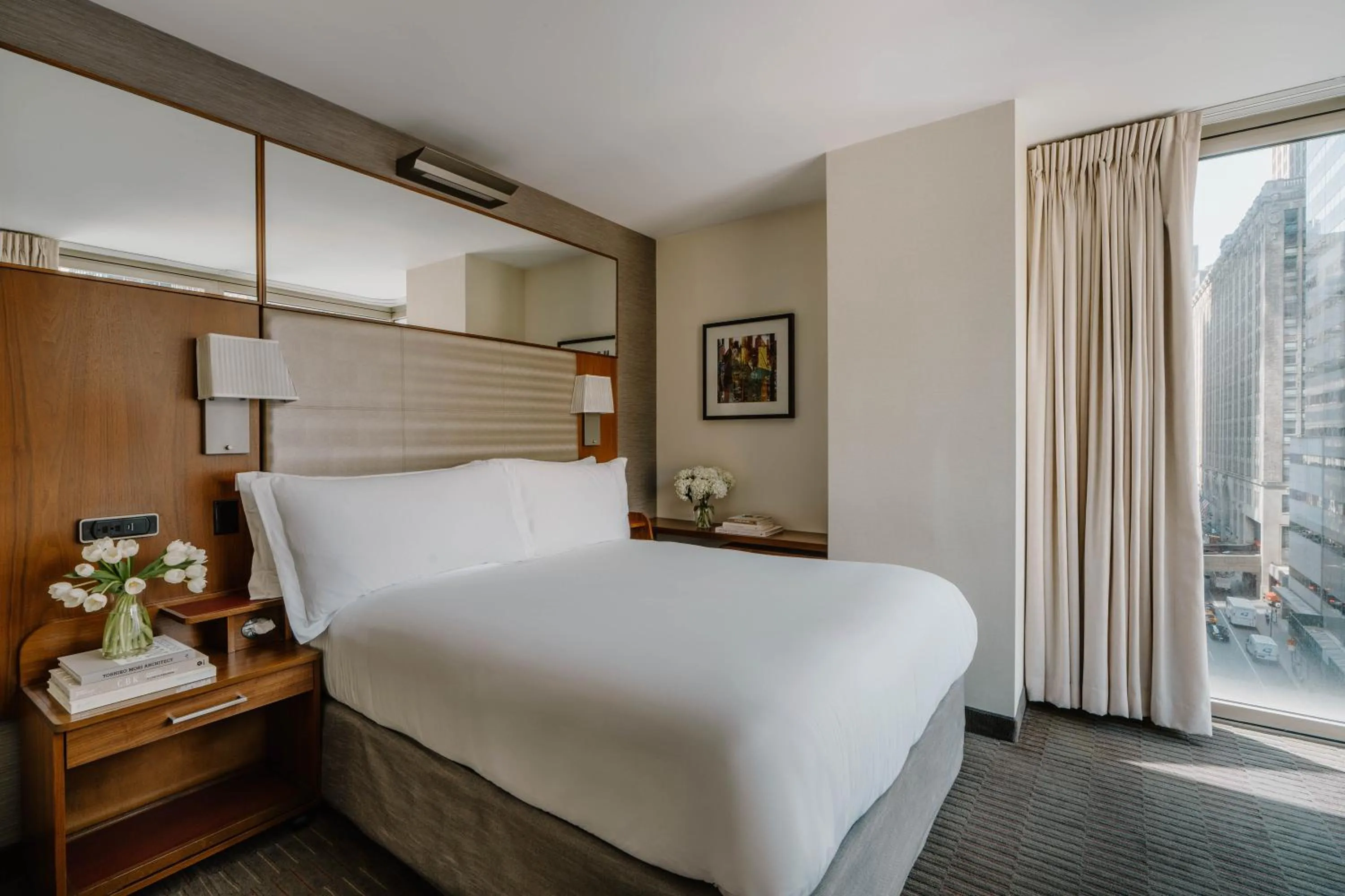 Bed in Club Quarters Hotel Grand Central, New York