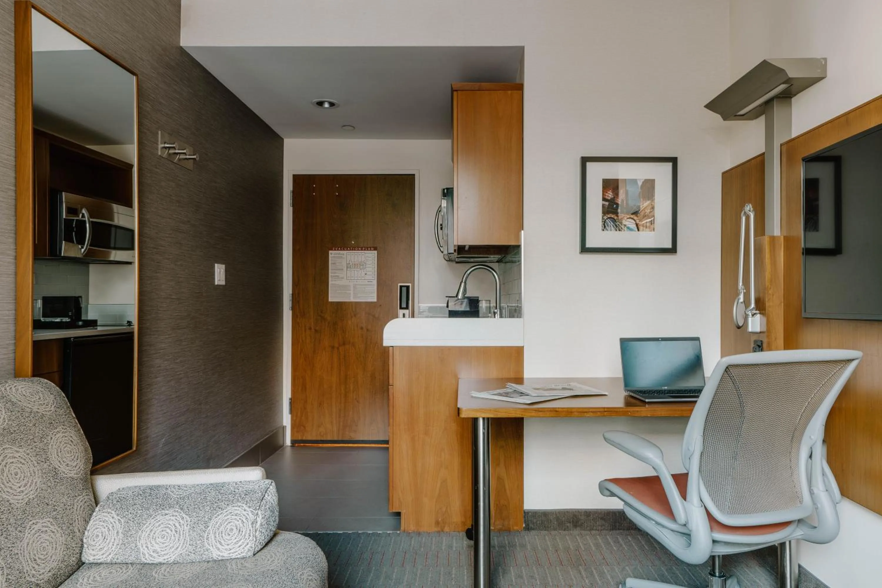 TV and multimedia in Club Quarters Hotel Grand Central, New York