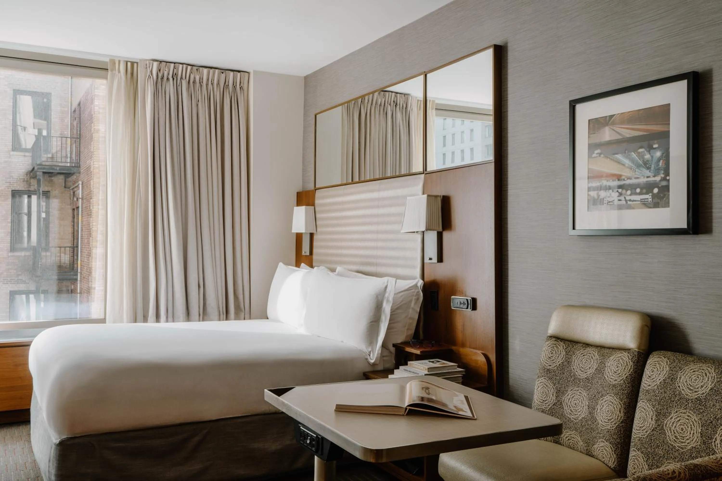 Bed in Club Quarters Hotel Grand Central, New York