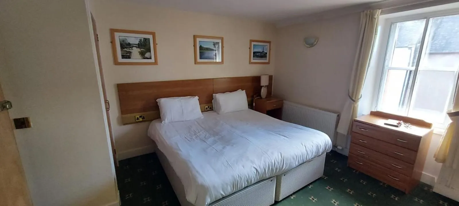 Bed in Gordon Arms Hotel