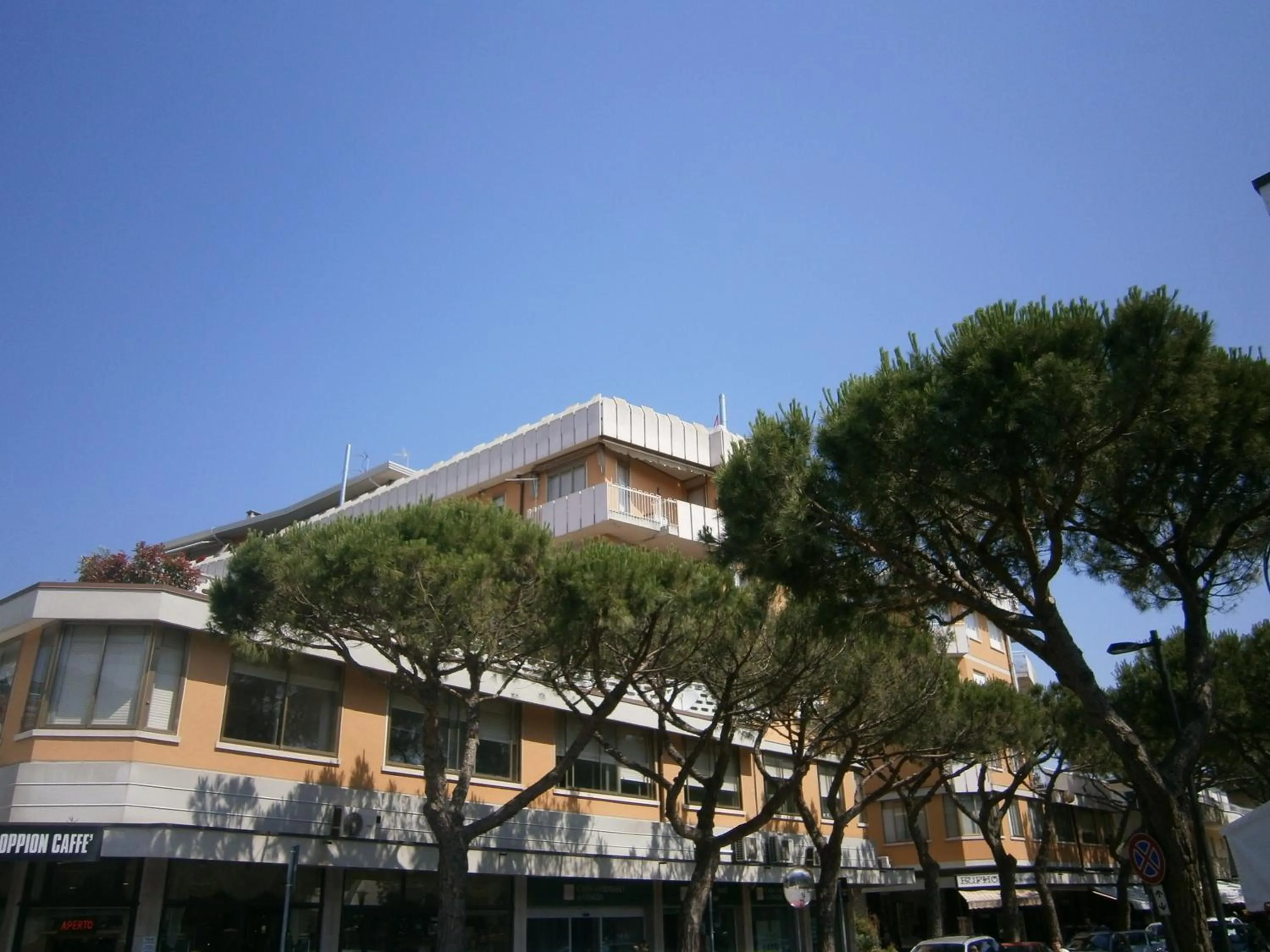Facade/entrance in Condominio Commerciale