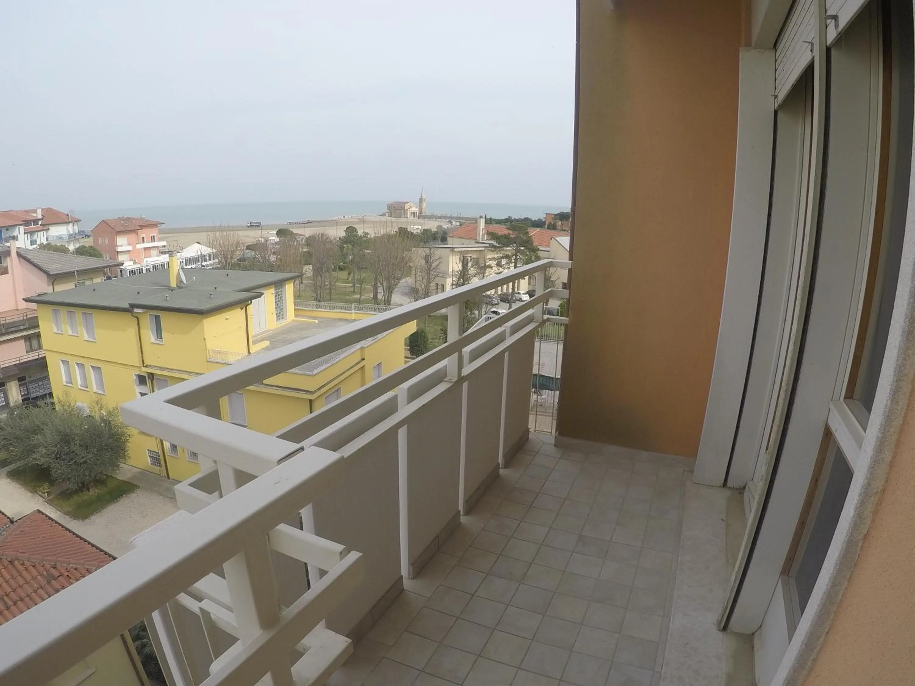 Balcony/Terrace in Condominio Commerciale