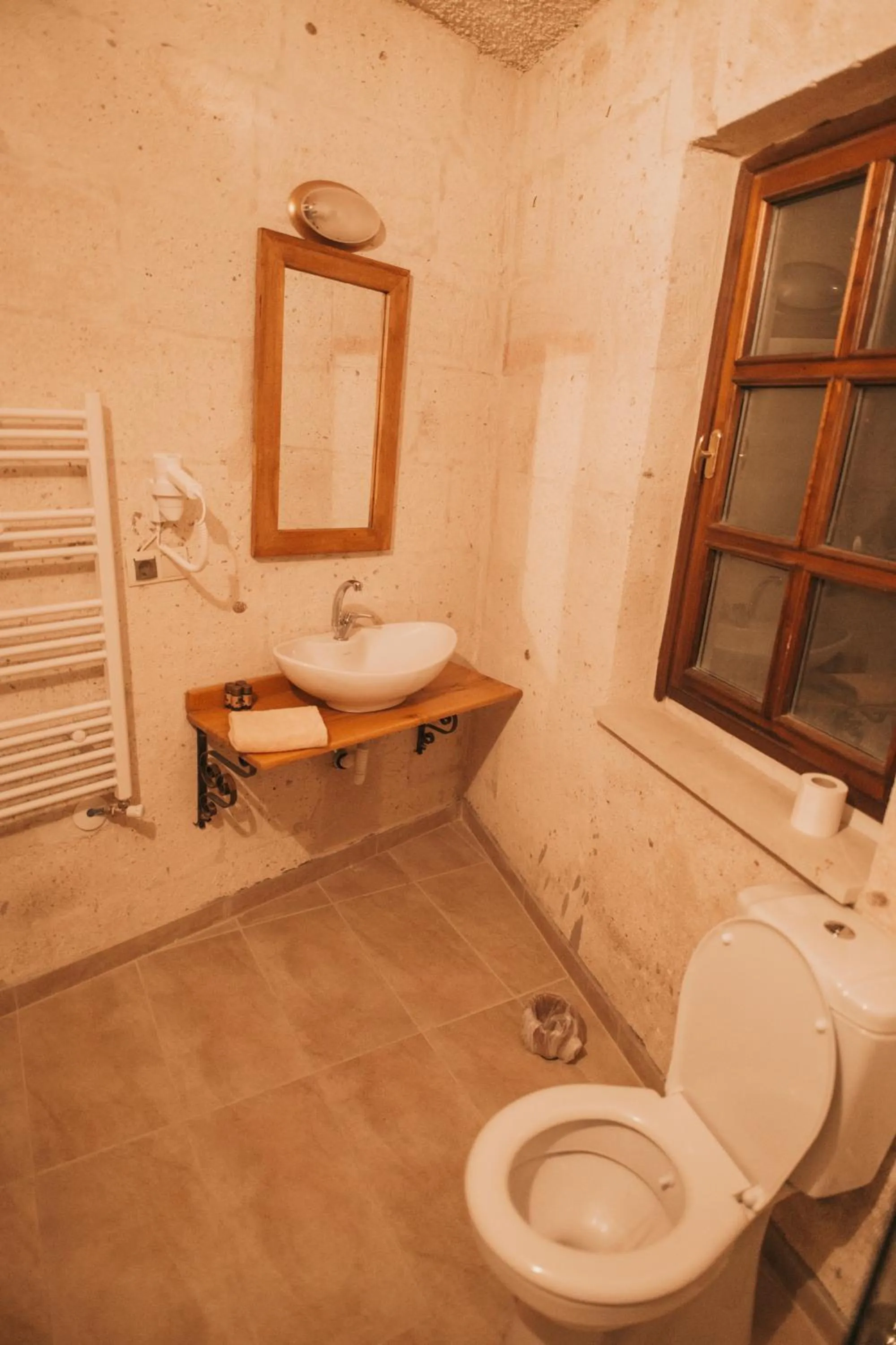 Toilet in Cappadocia Eagle Cave Inn