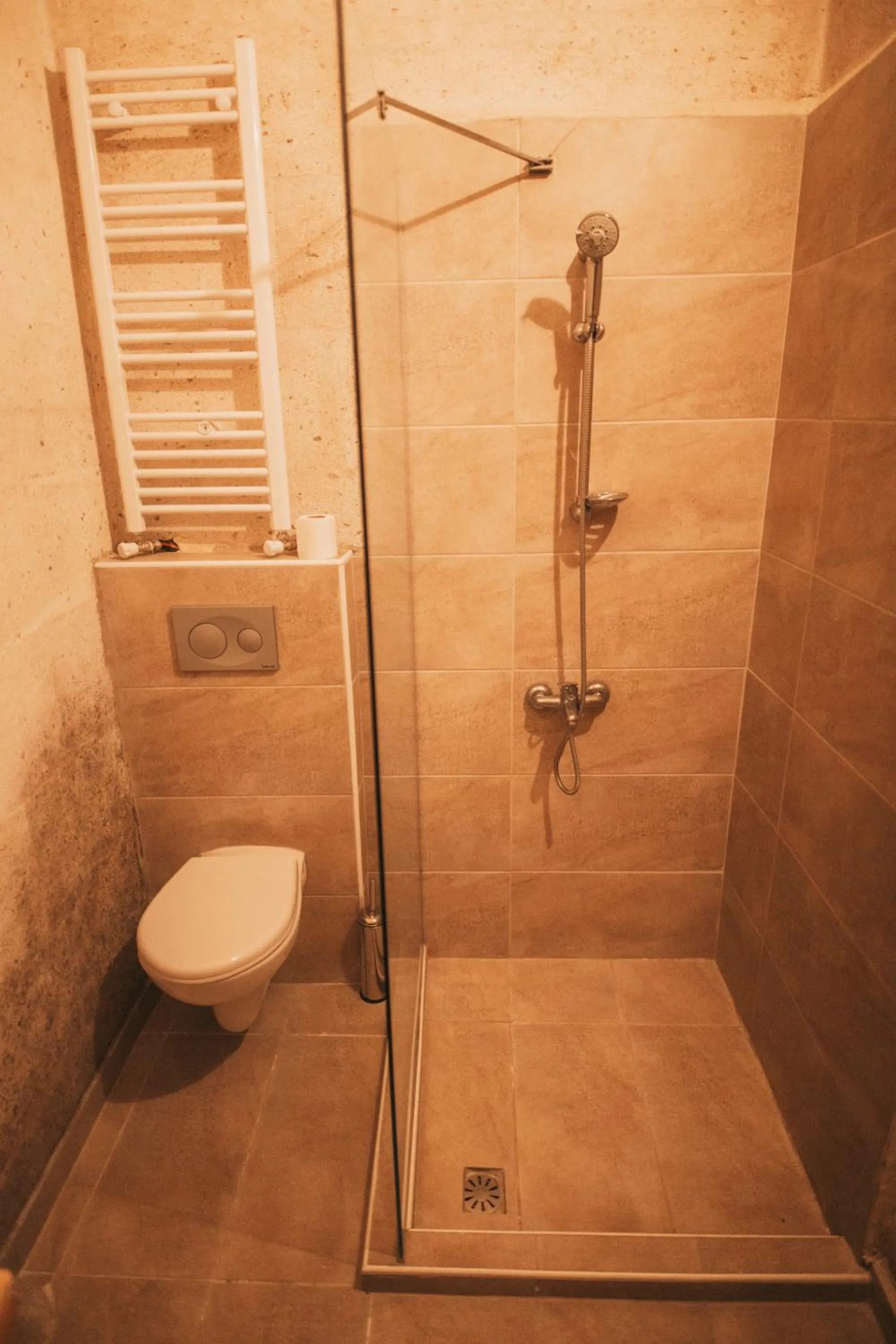 Shower in Cappadocia Eagle Cave Inn