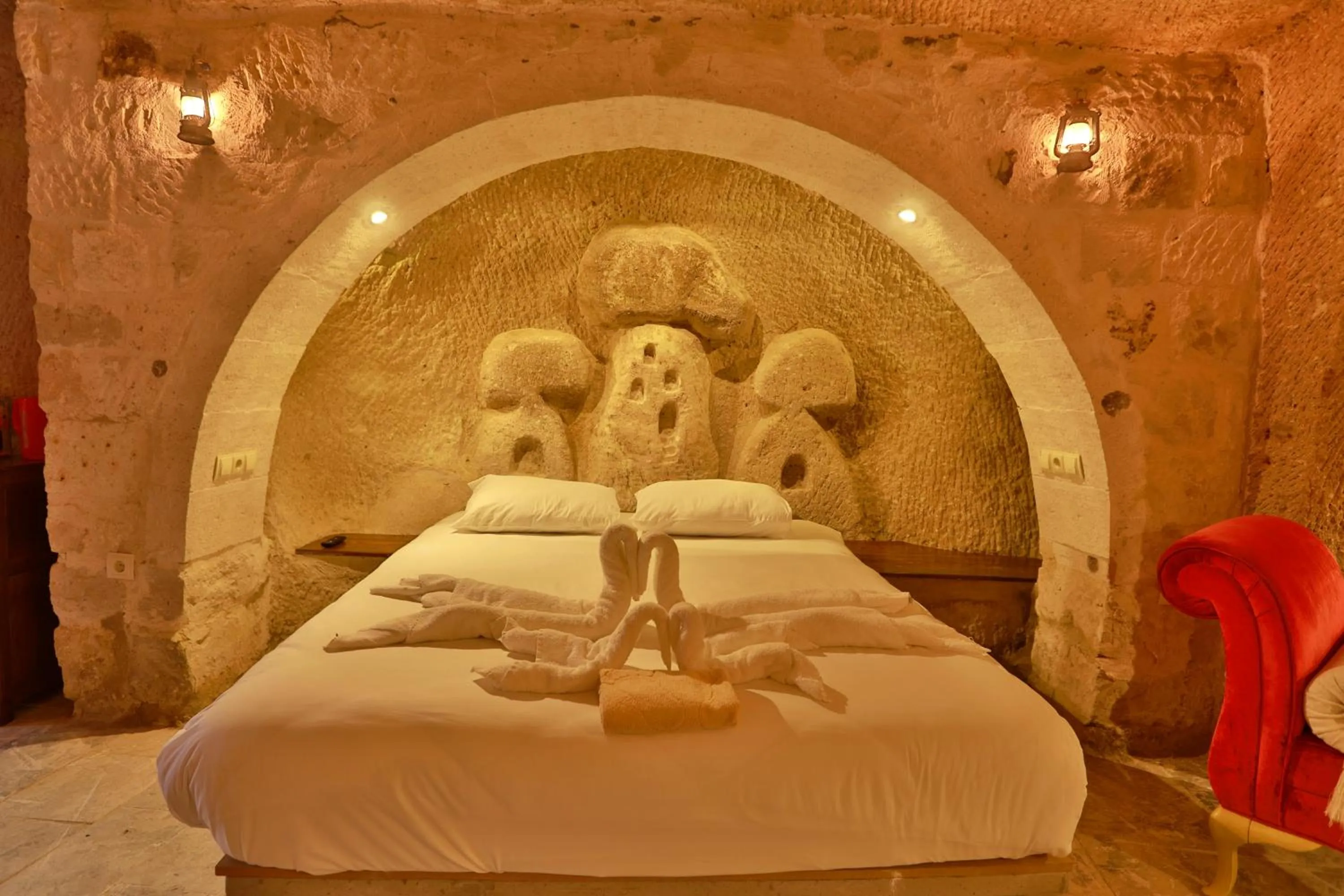 Bed in Cappadocia Eagle Cave Inn