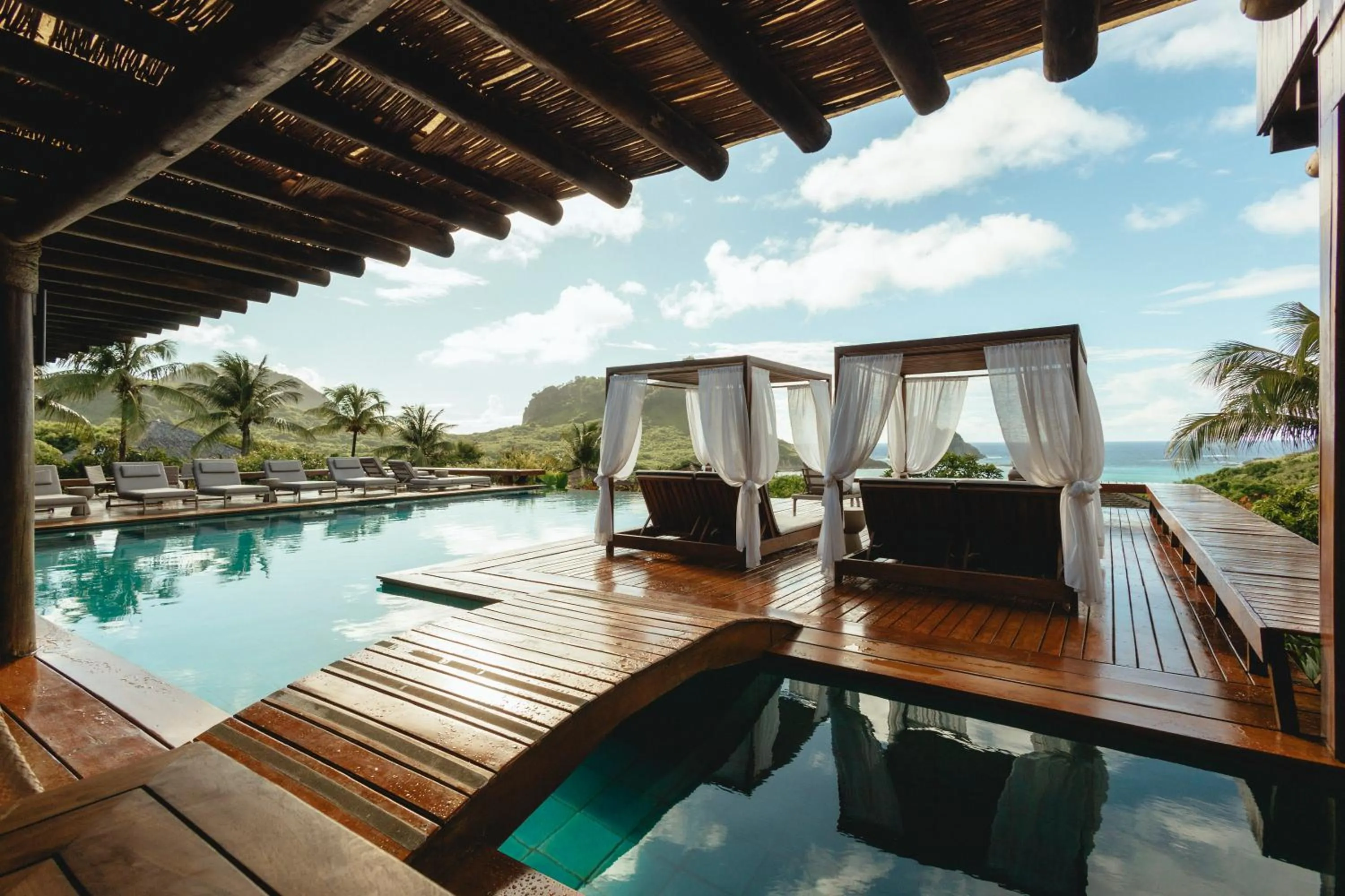 Swimming pool in Pousada Maravilha