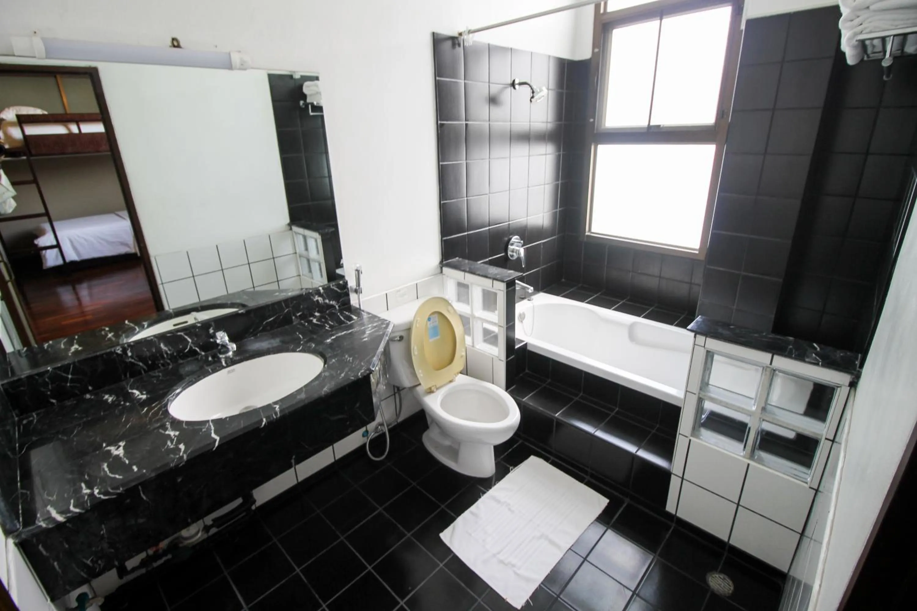 Sourire at Rattanakosin Island Hotel