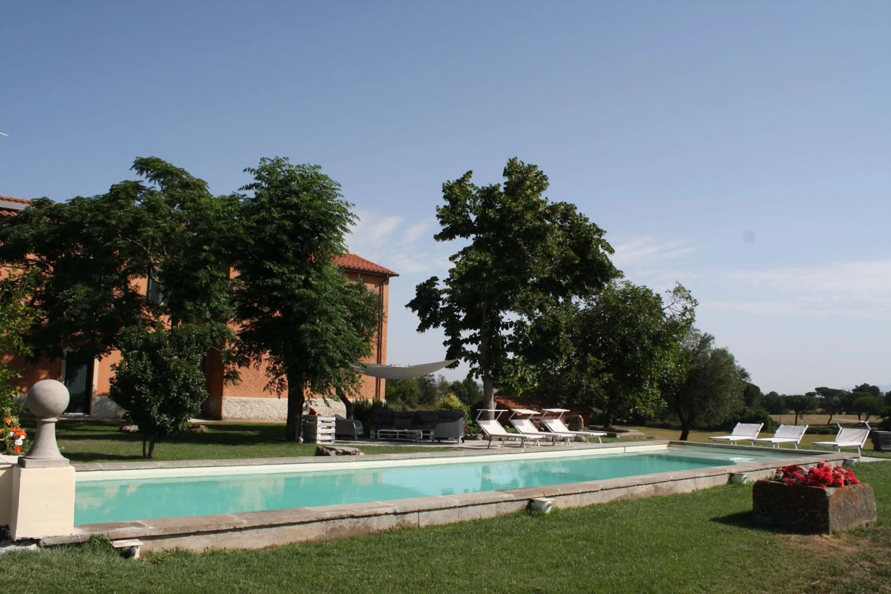 Swimming pool in Ippocastano B&B