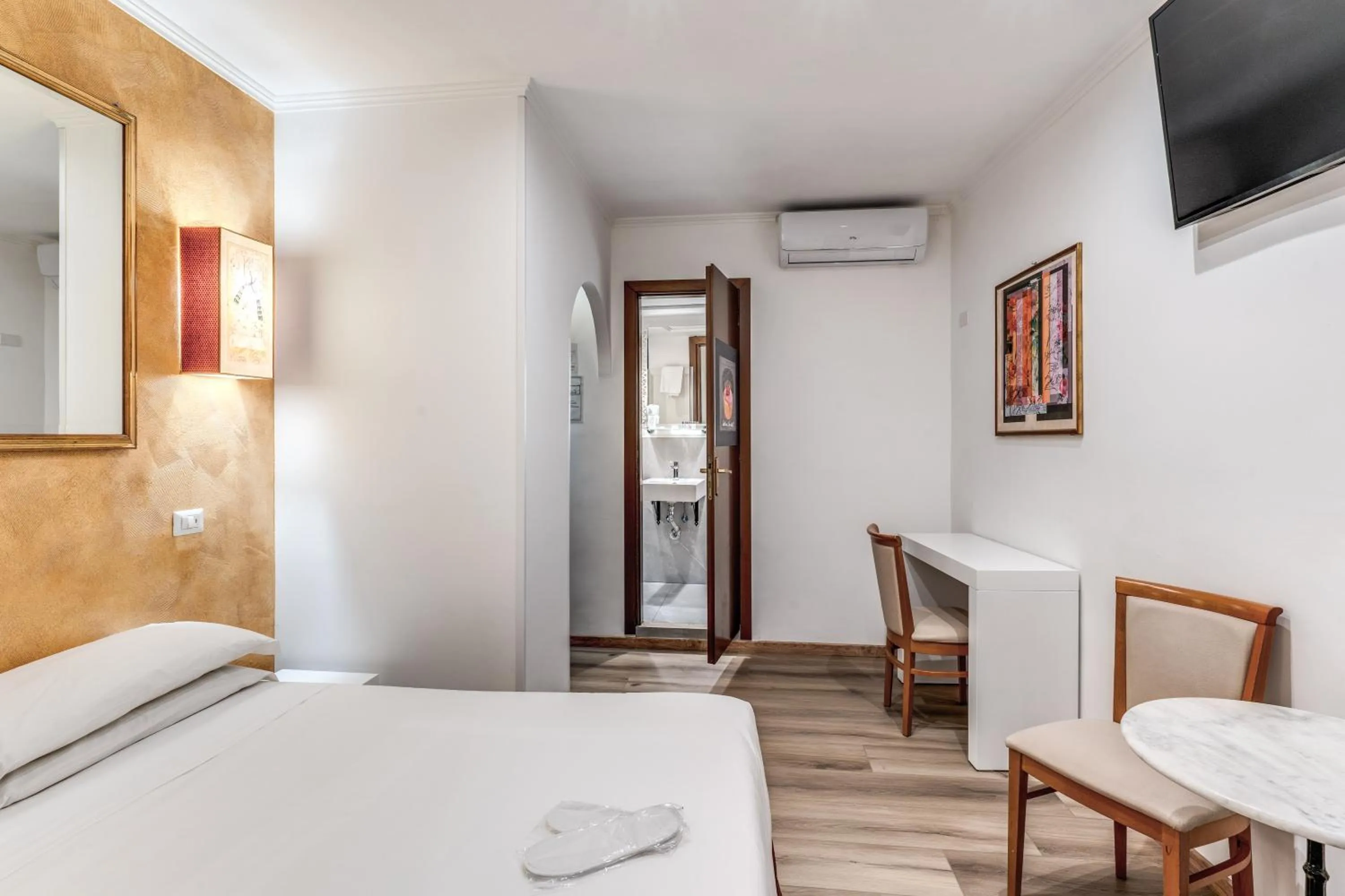 Bedroom, Bed in Hotel Santa Prassede