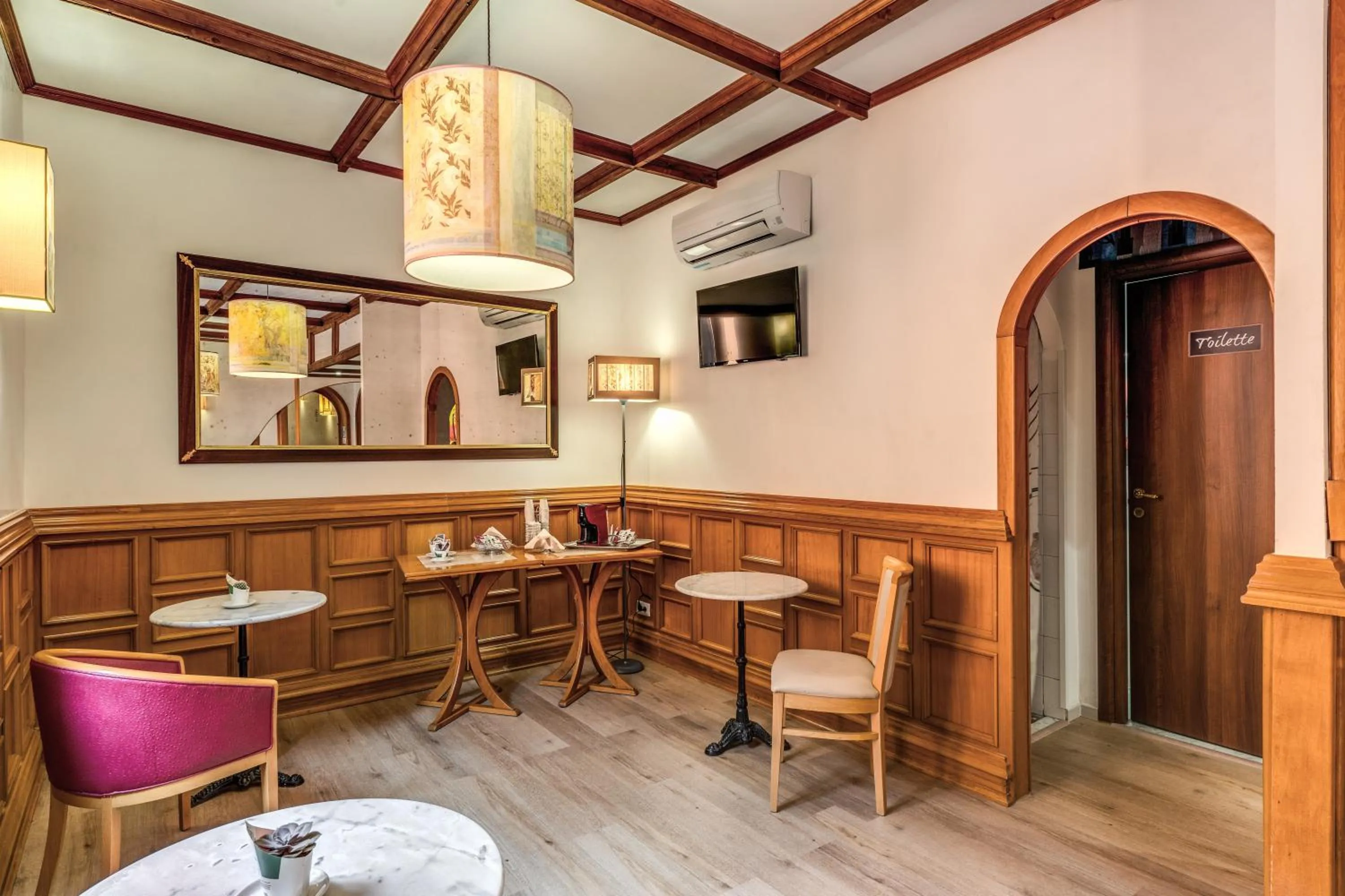 Lobby or reception in Hotel Santa Prassede